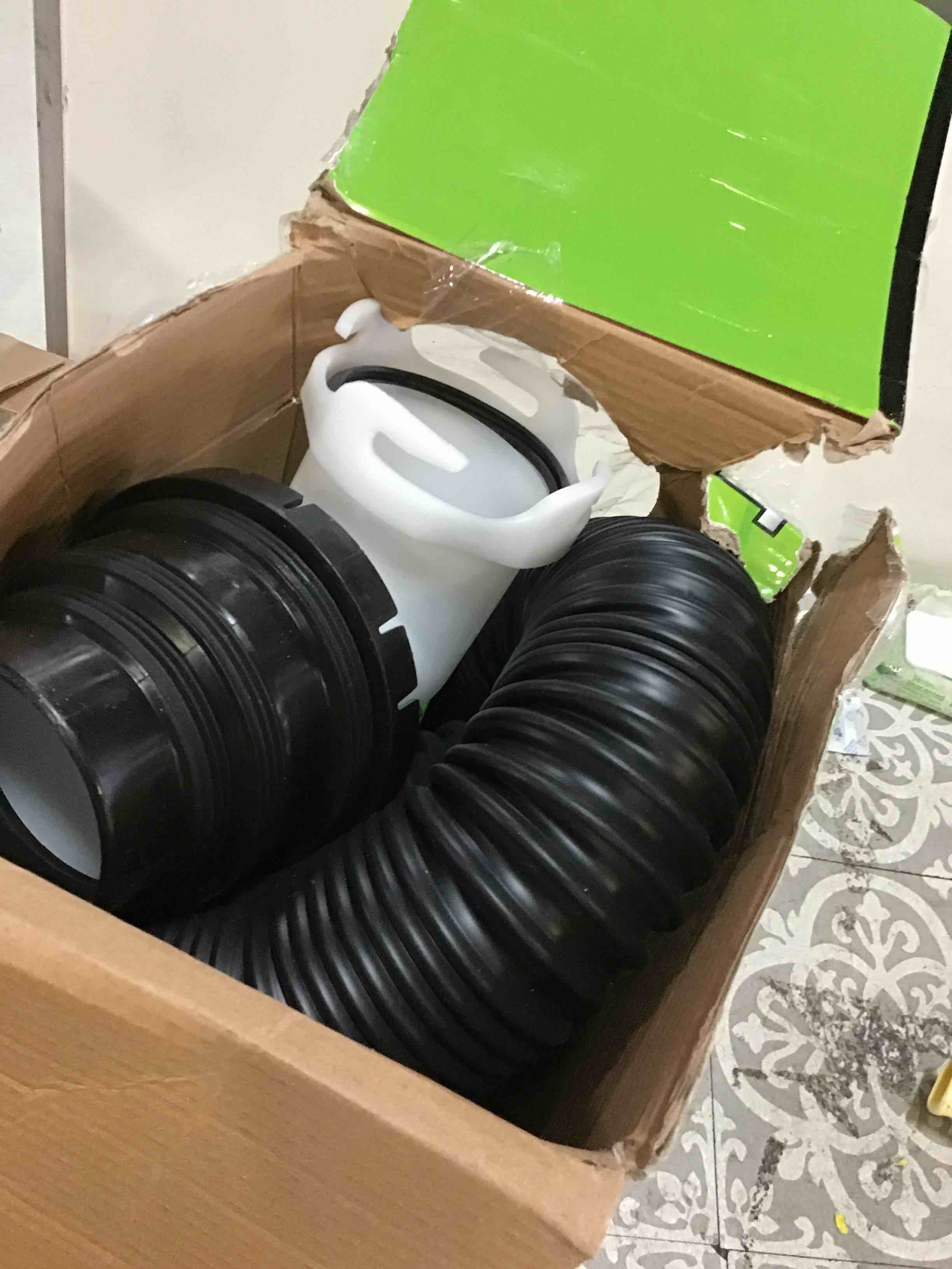 https://s3.amazonaws.com/lotting-images-prod/bidfta/RED5258992_1692631187834.jpeg
