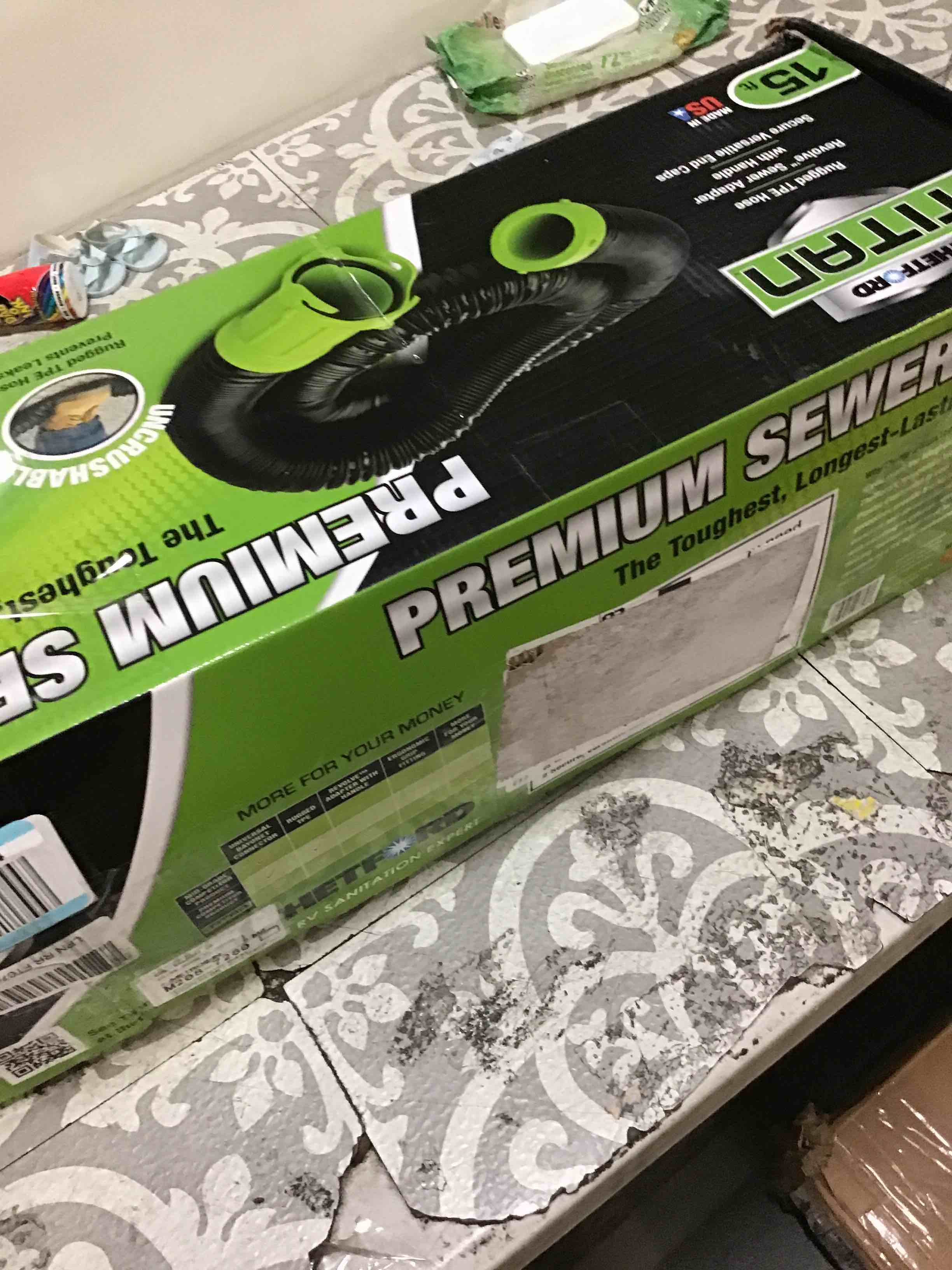 https://s3.amazonaws.com/lotting-images-prod/bidfta/RED5258992_1692631201261.jpeg