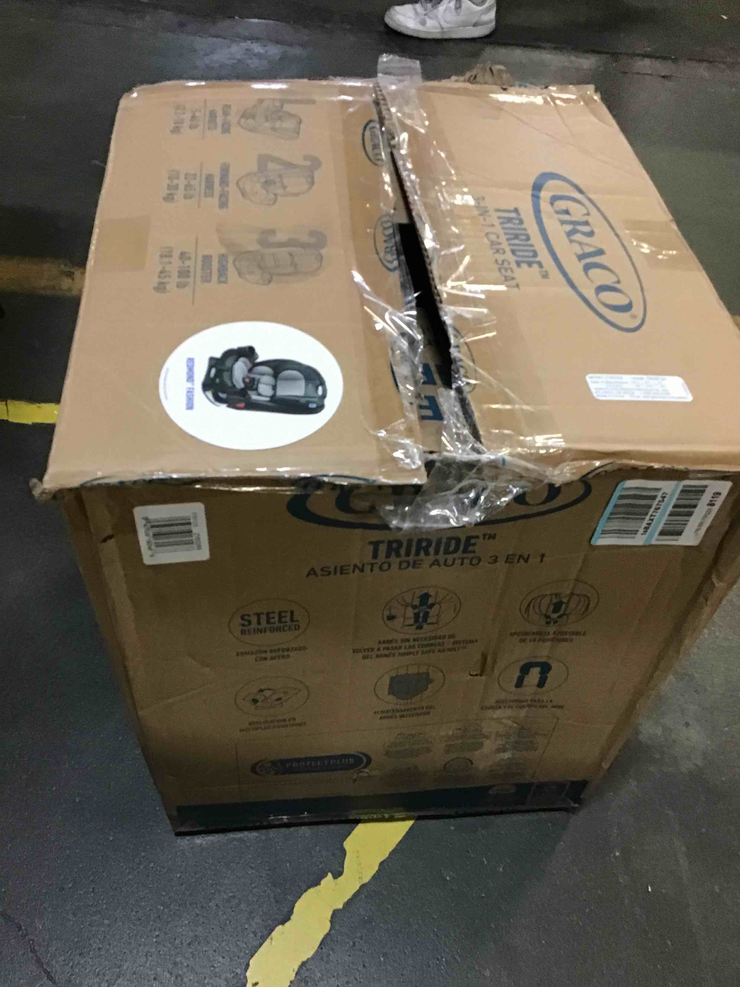 https://s3.amazonaws.com/lotting-images-prod/bidfta/RED5259080_1692646140631.jpeg