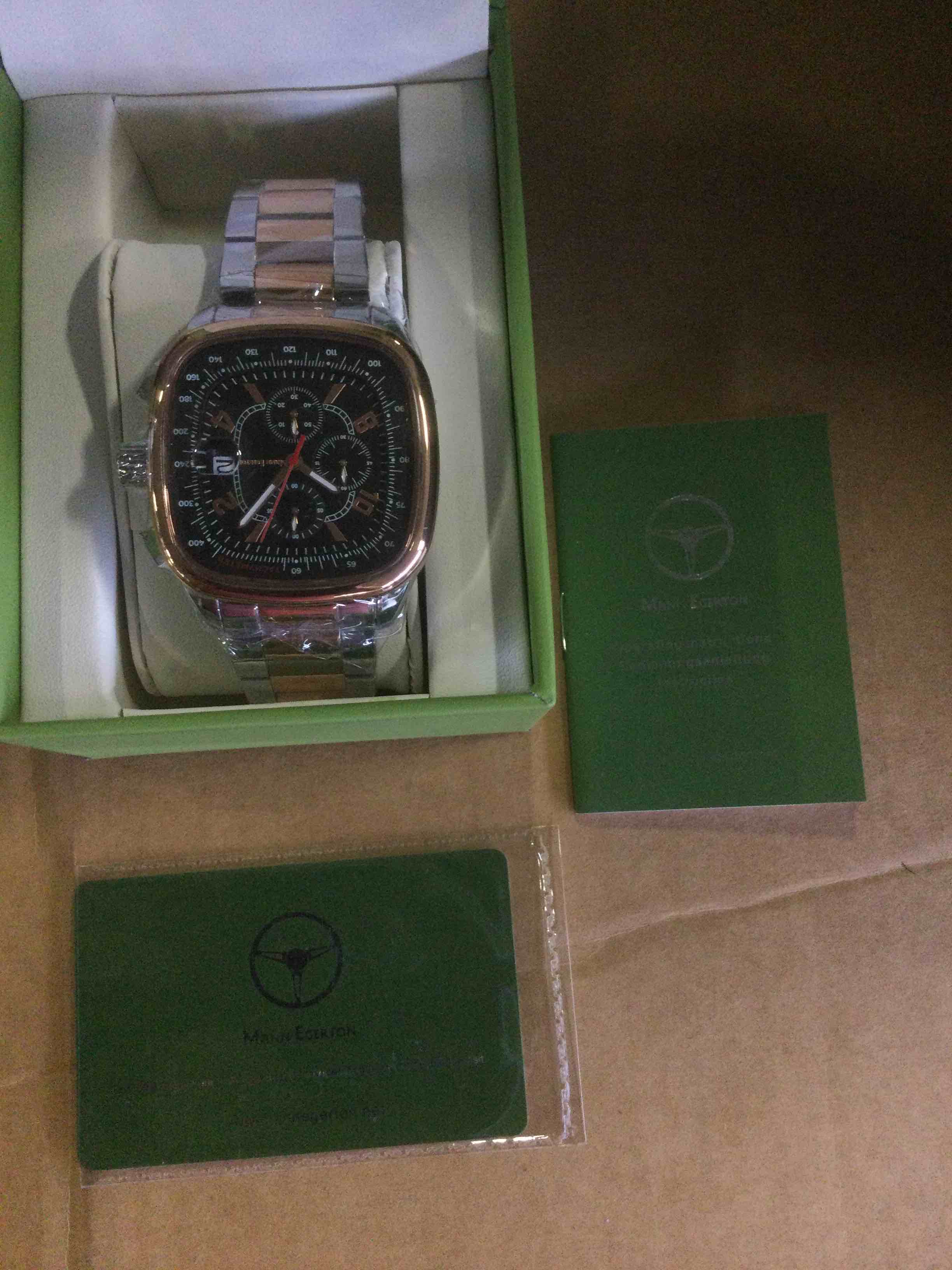 https://s3.amazonaws.com/lotting-images-prod/bidfta/RED5259577_1692197872997.jpeg