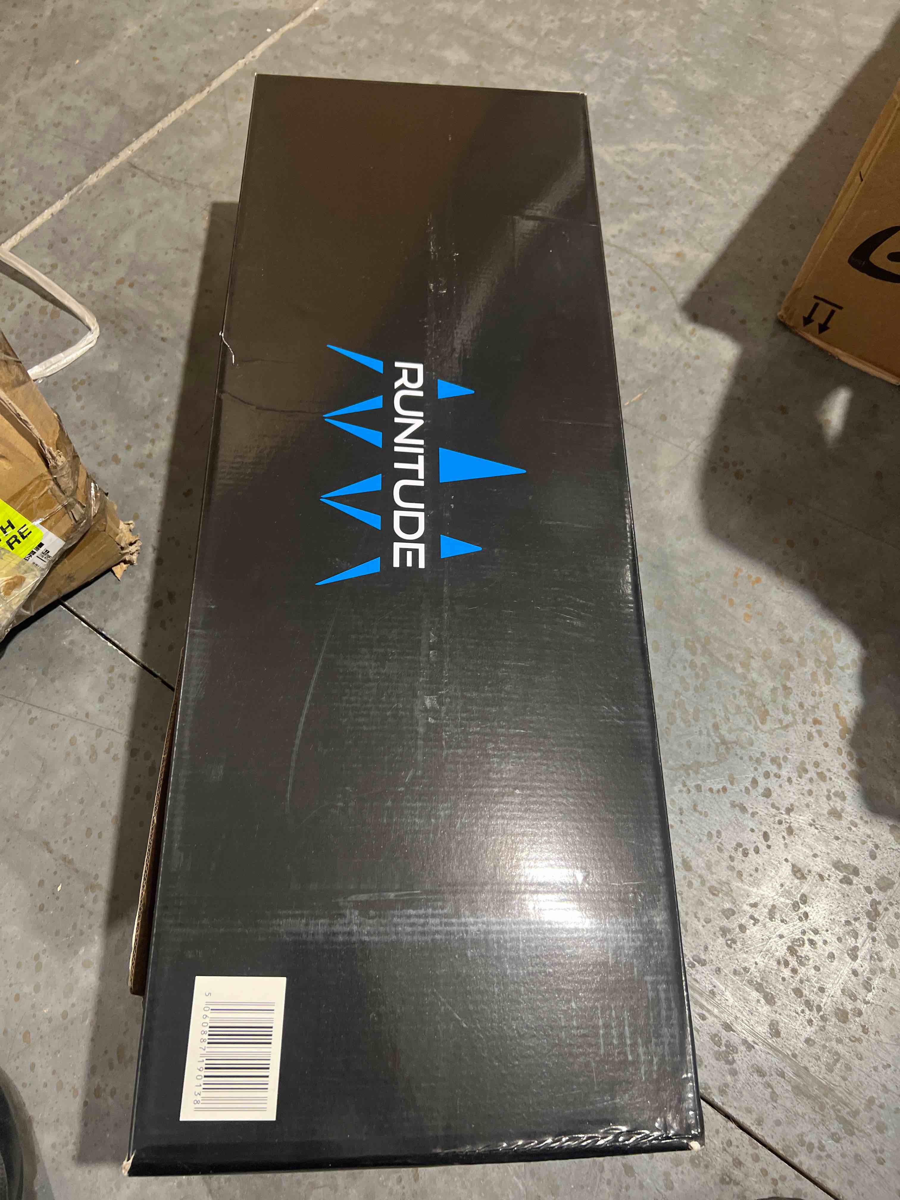 https://s3.amazonaws.com/lotting-images-prod/bidfta/RED5261564_1698253517103.jpeg