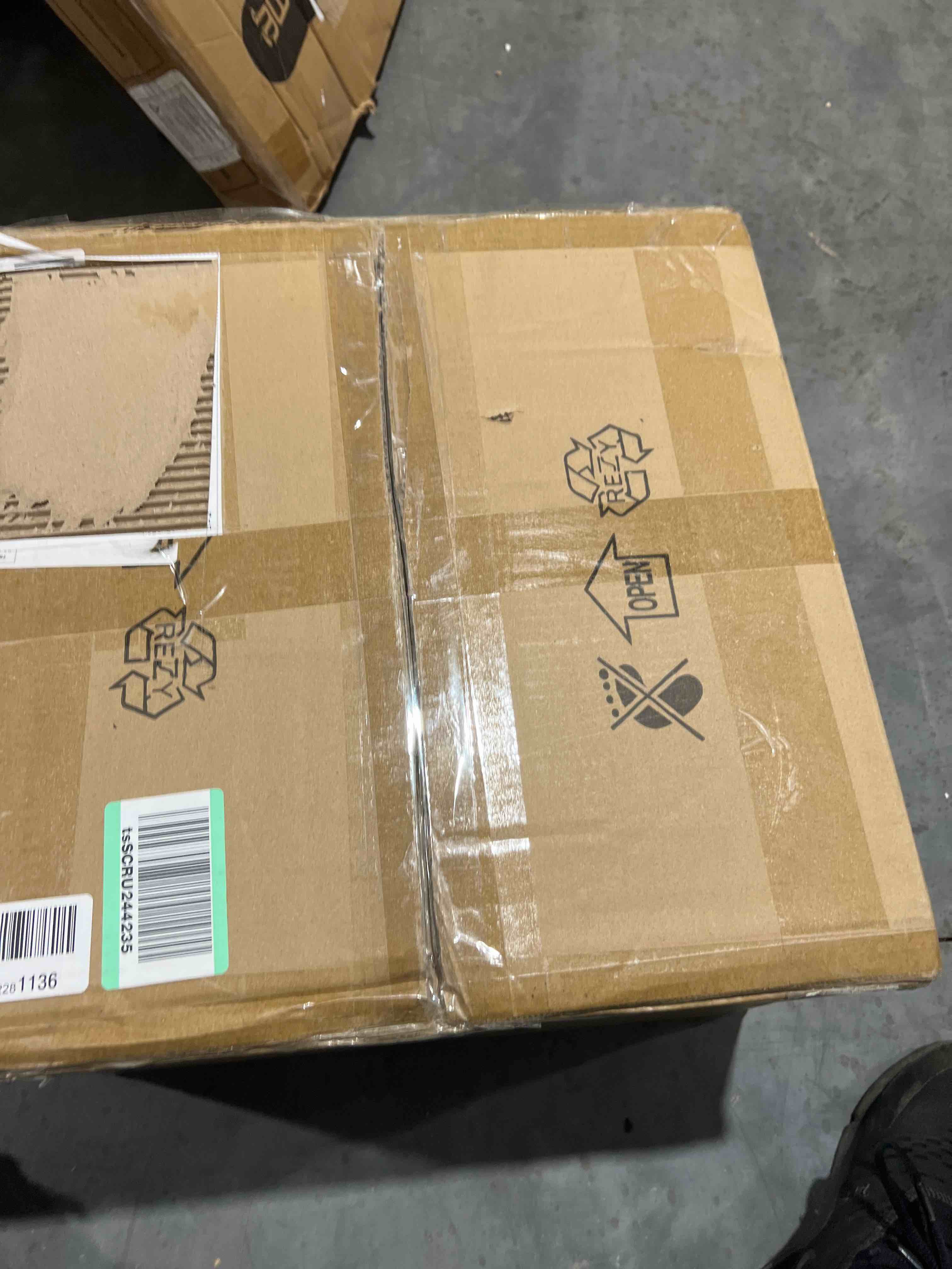 https://s3.amazonaws.com/lotting-images-prod/bidfta/RED5261577_1698338027014.jpeg