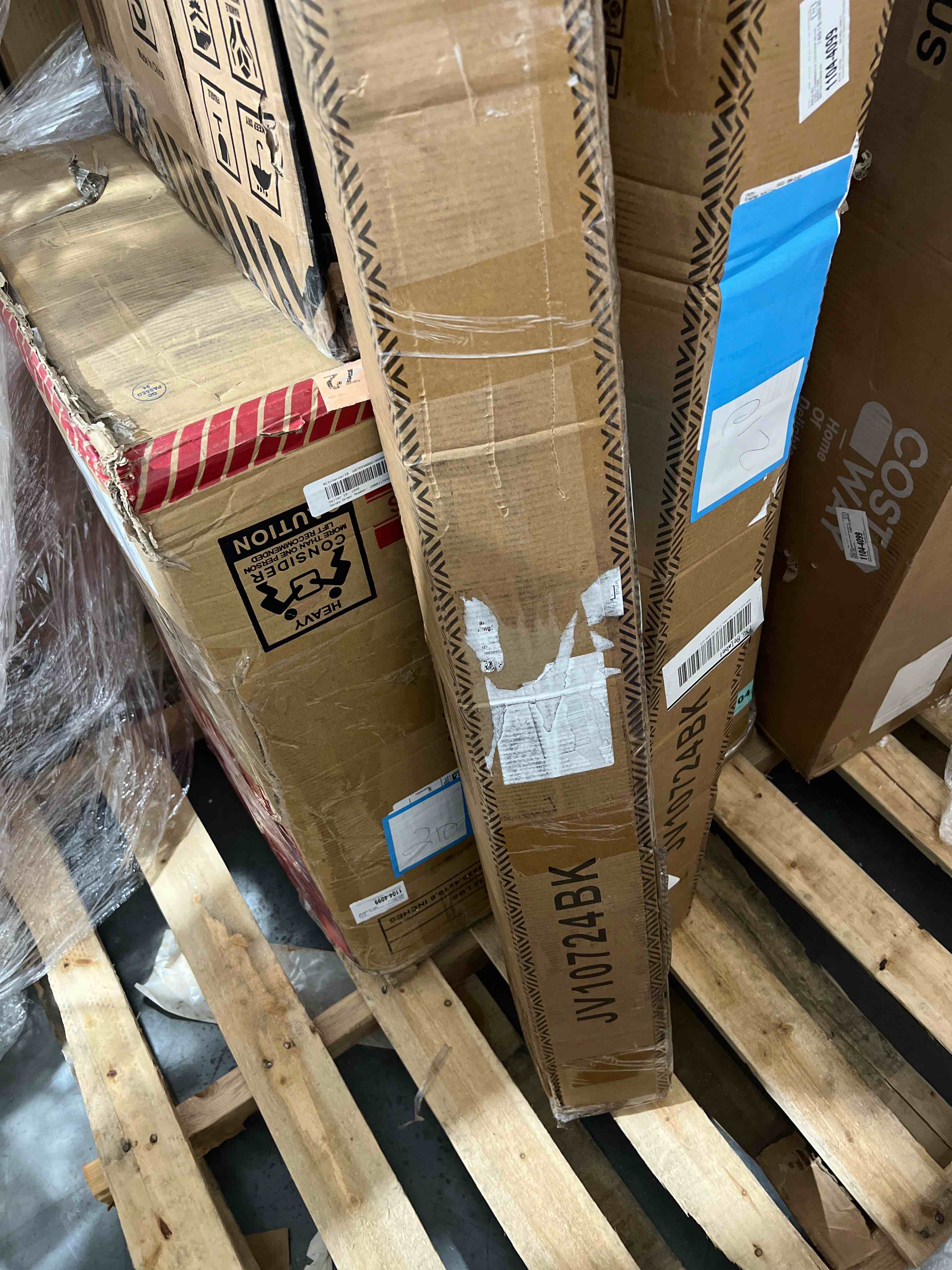 https://s3.amazonaws.com/lotting-images-prod/bidfta/RED5261923_1701707672183.jpeg