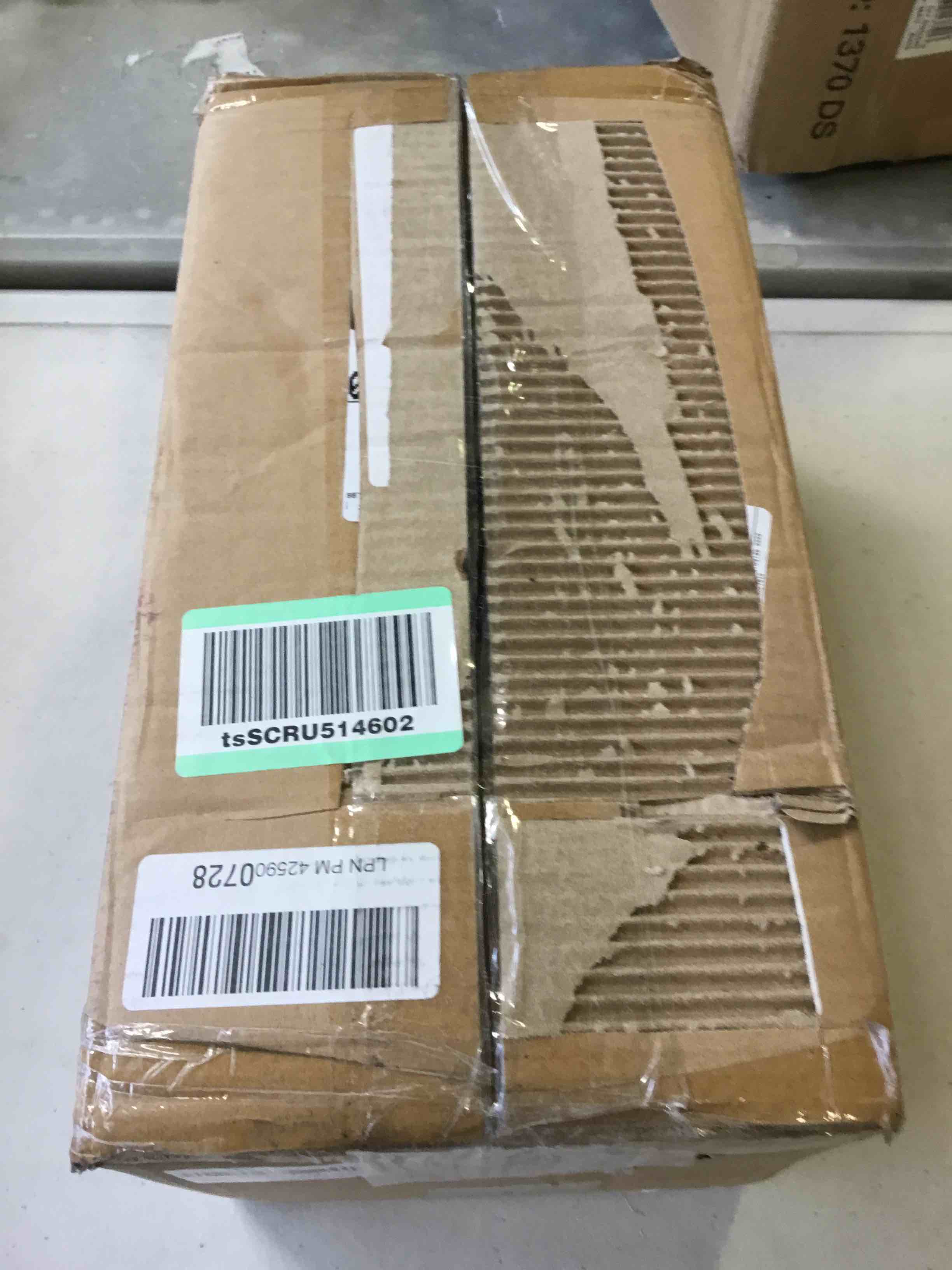 https://s3.amazonaws.com/lotting-images-prod/bidfta/RED5263240_1692716352152.jpeg