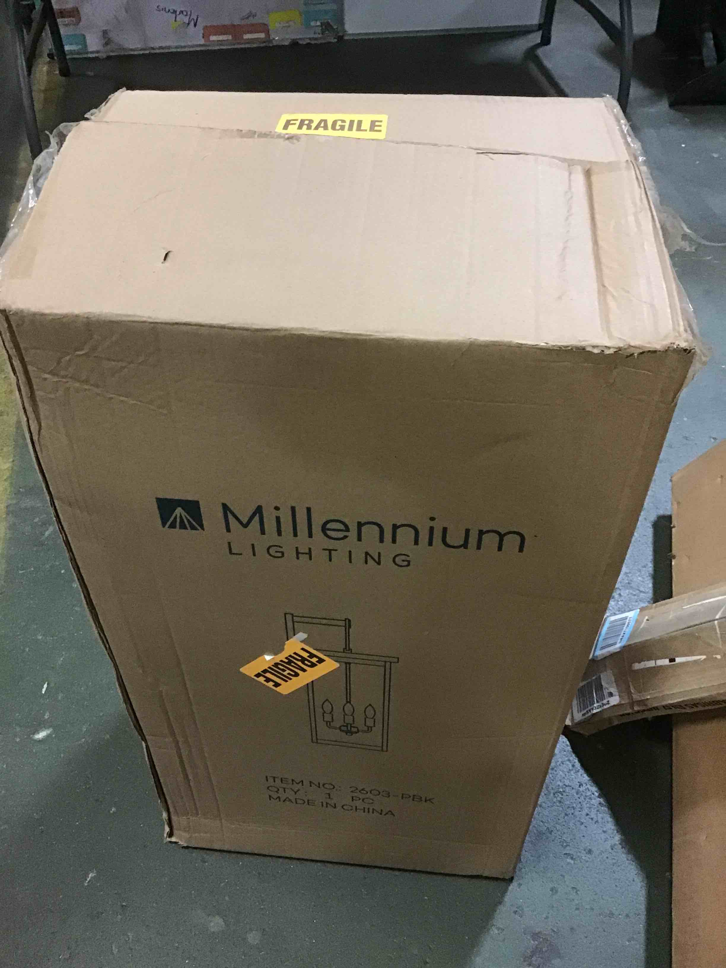 https://s3.amazonaws.com/lotting-images-prod/bidfta/RED5264024_1694776261998.jpeg