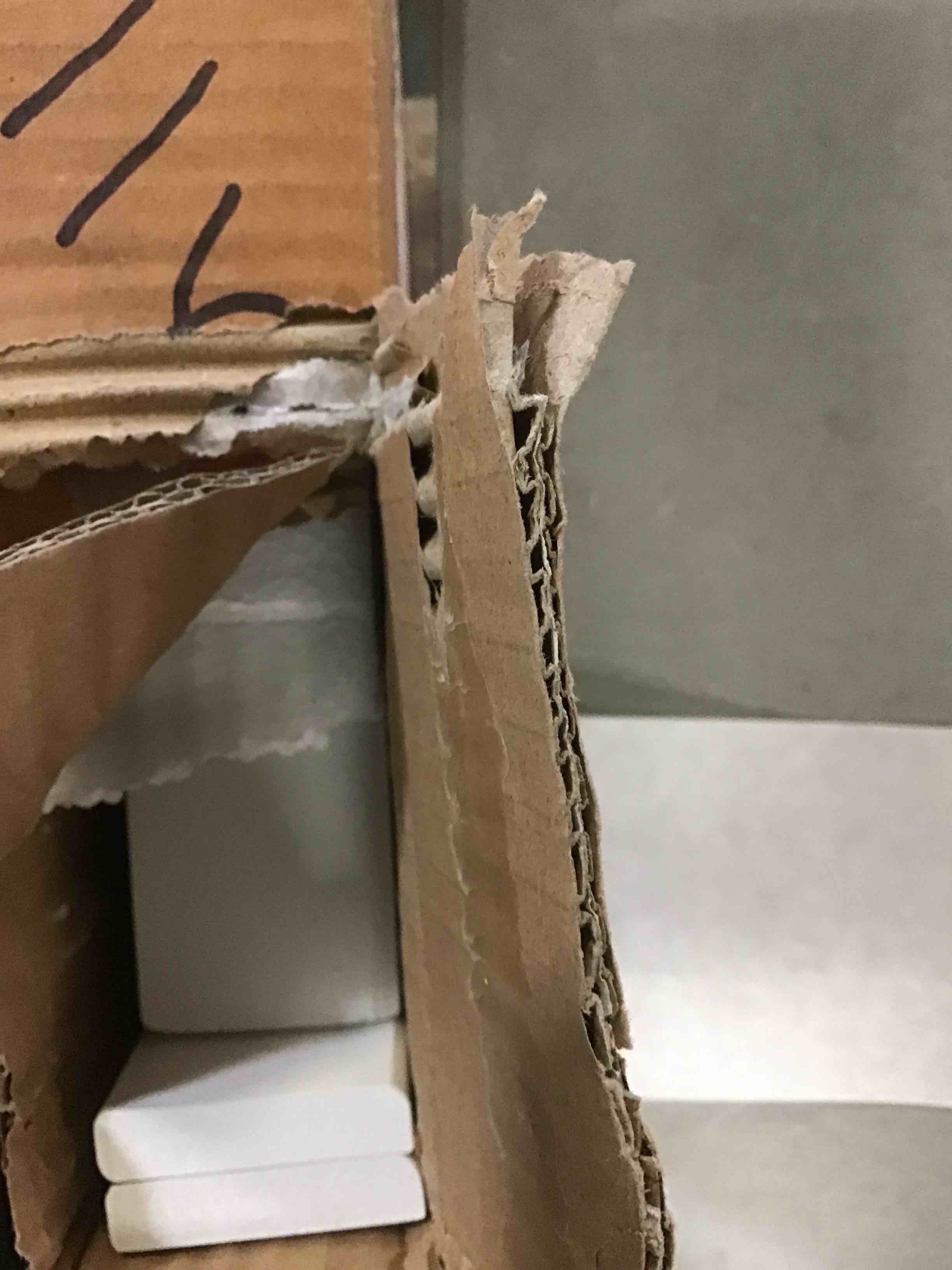 https://s3.amazonaws.com/lotting-images-prod/bidfta/RED5264103_1694784916873.jpeg