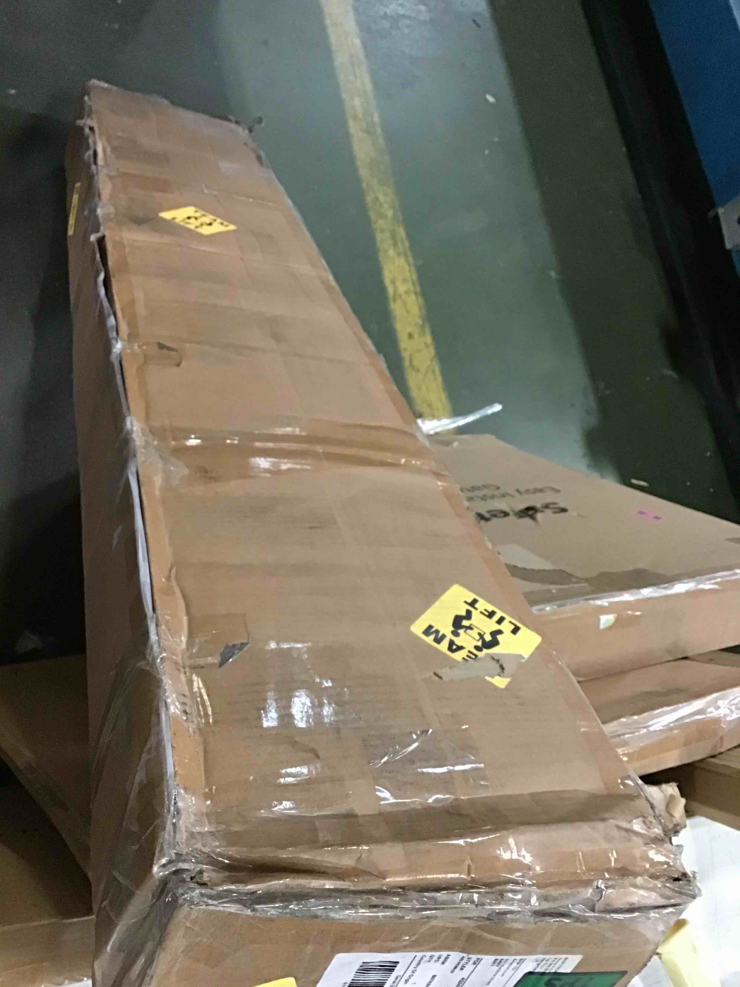 https://s3.amazonaws.com/lotting-images-prod/bidfta/RED5264563_1695051460301.jpeg