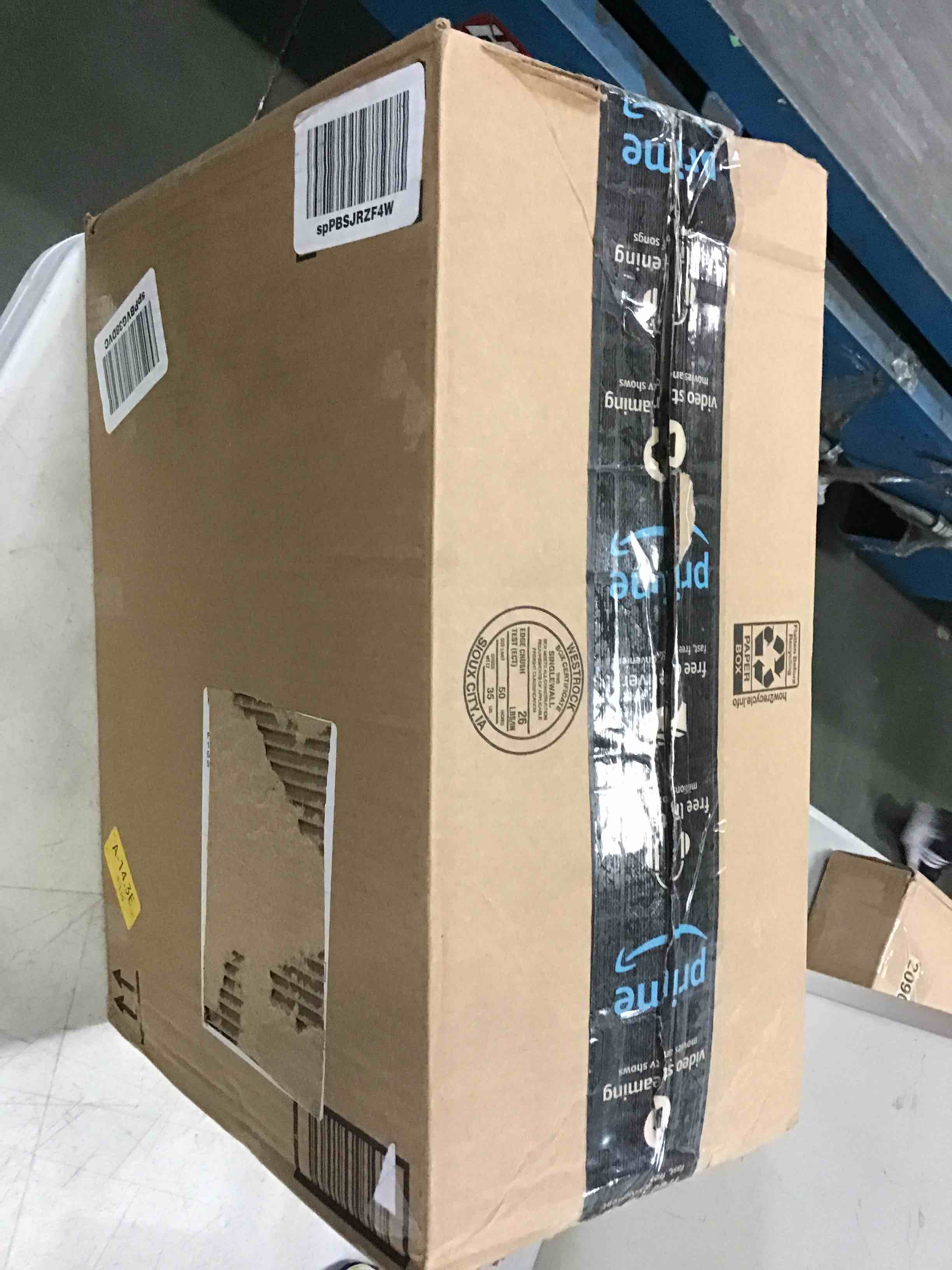 https://s3.amazonaws.com/lotting-images-prod/bidfta/RED5264595_1695054927270.jpeg