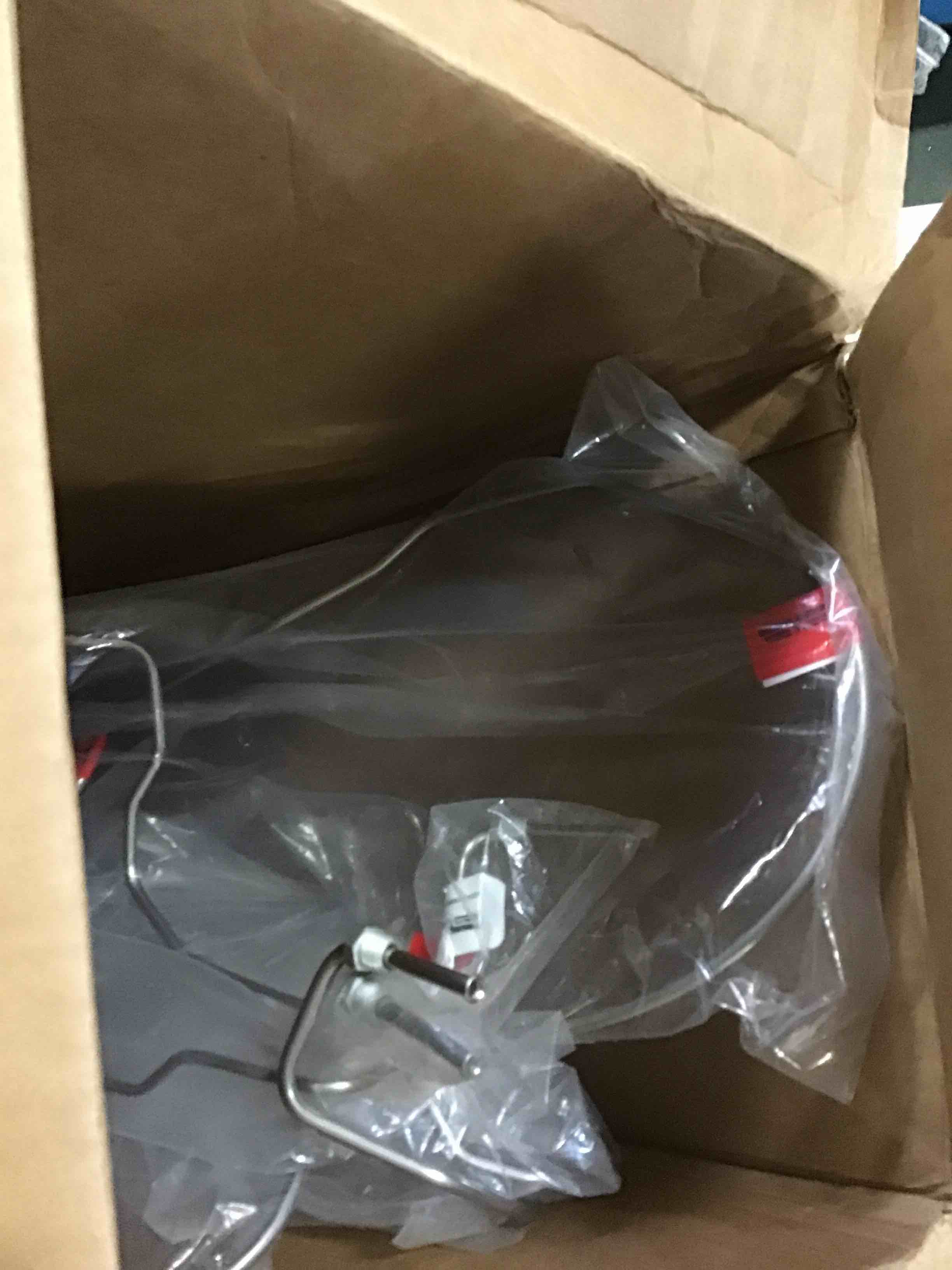 https://s3.amazonaws.com/lotting-images-prod/bidfta/RED5264632_1695060965504.jpeg