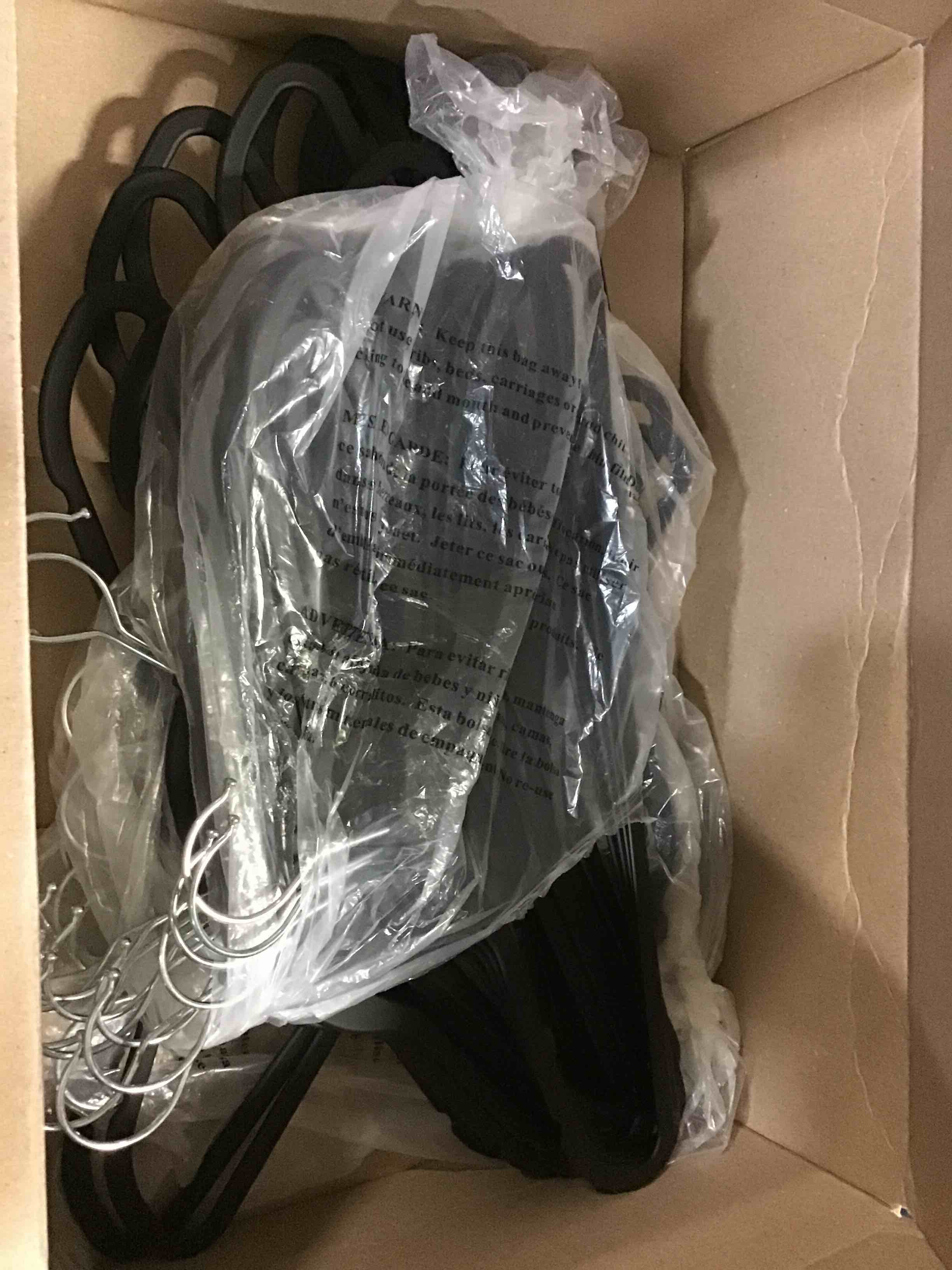 https://s3.amazonaws.com/lotting-images-prod/bidfta/RED5264678_1695121634099.jpeg