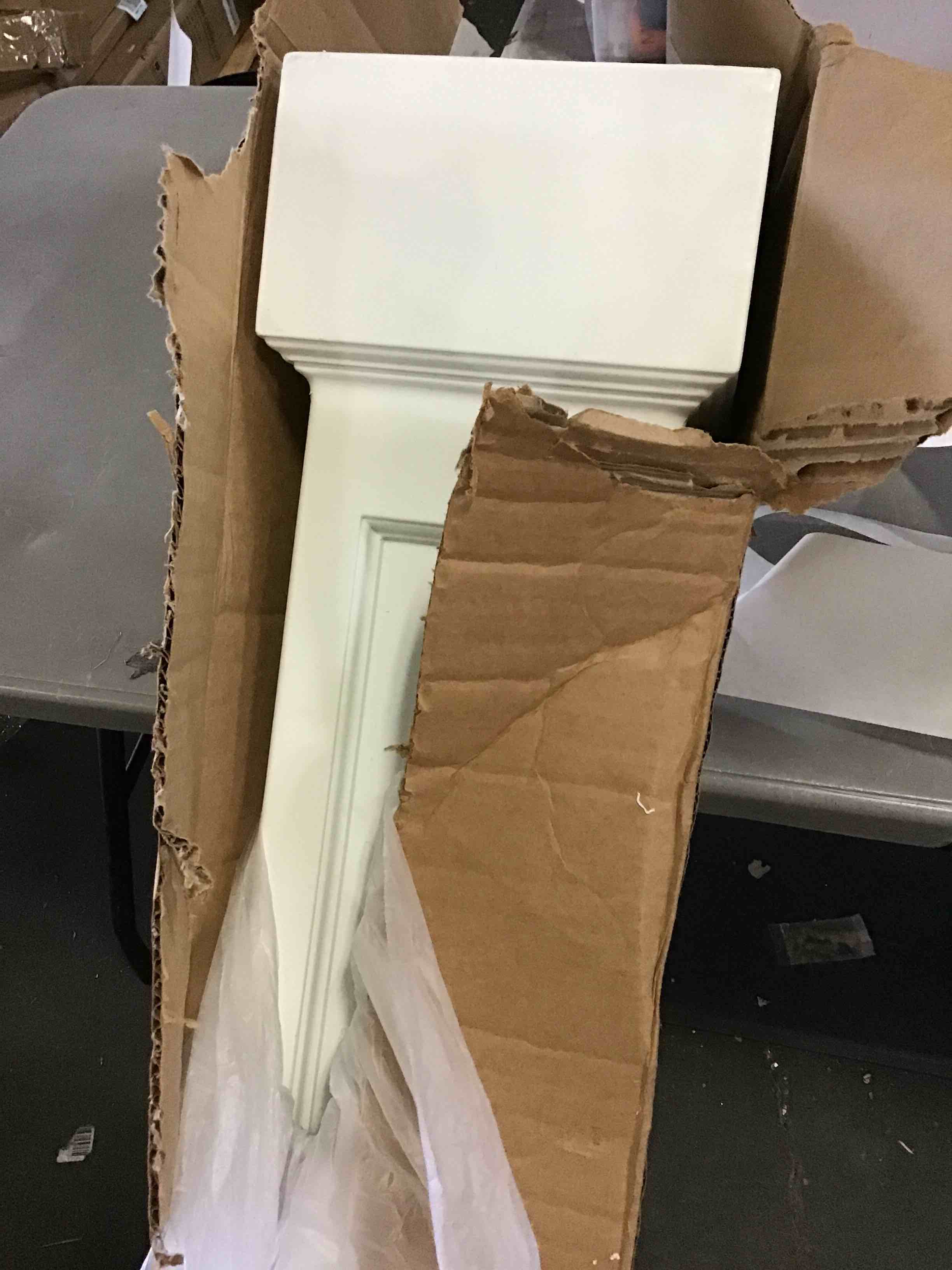 https://s3.amazonaws.com/lotting-images-prod/bidfta/RED5265320_1695311869358.jpeg