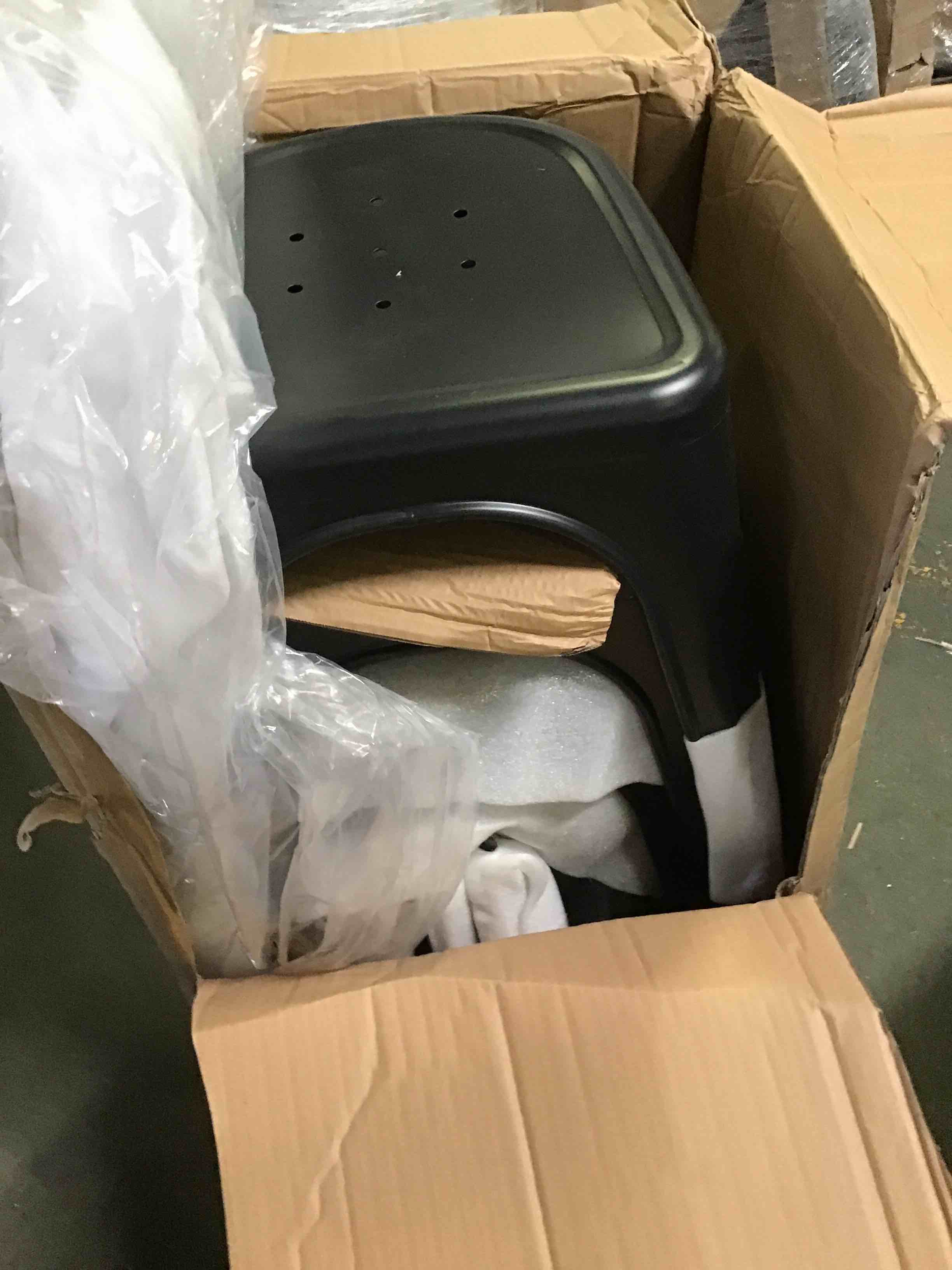 https://s3.amazonaws.com/lotting-images-prod/bidfta/RED5265584_1694627538350.jpeg
