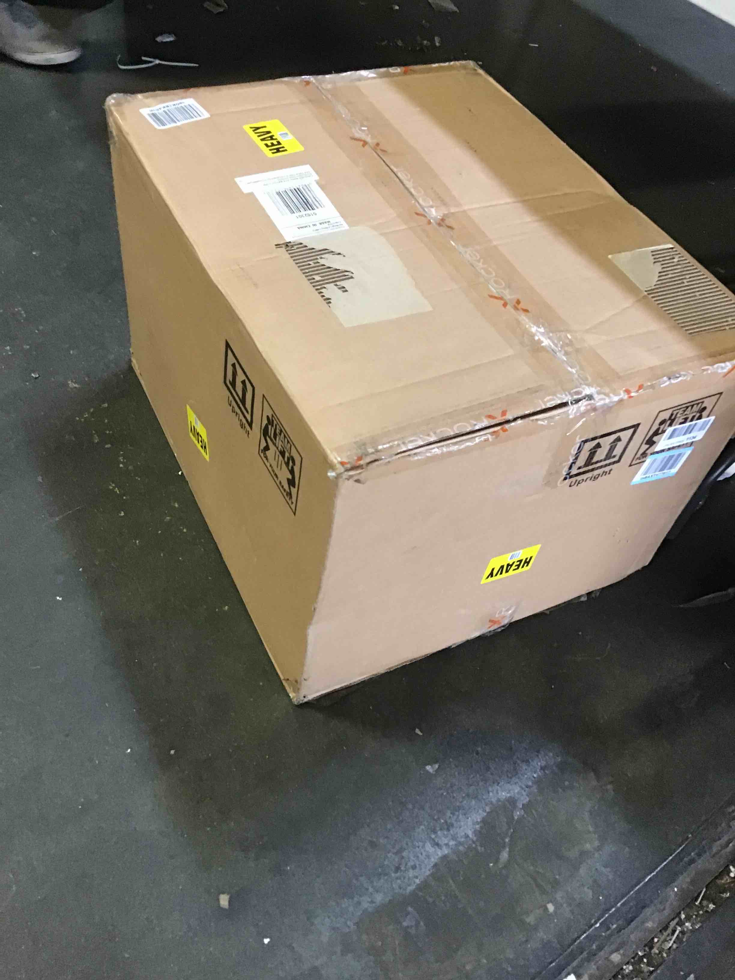 https://s3.amazonaws.com/lotting-images-prod/bidfta/RED5265594_1694629578078.jpeg
