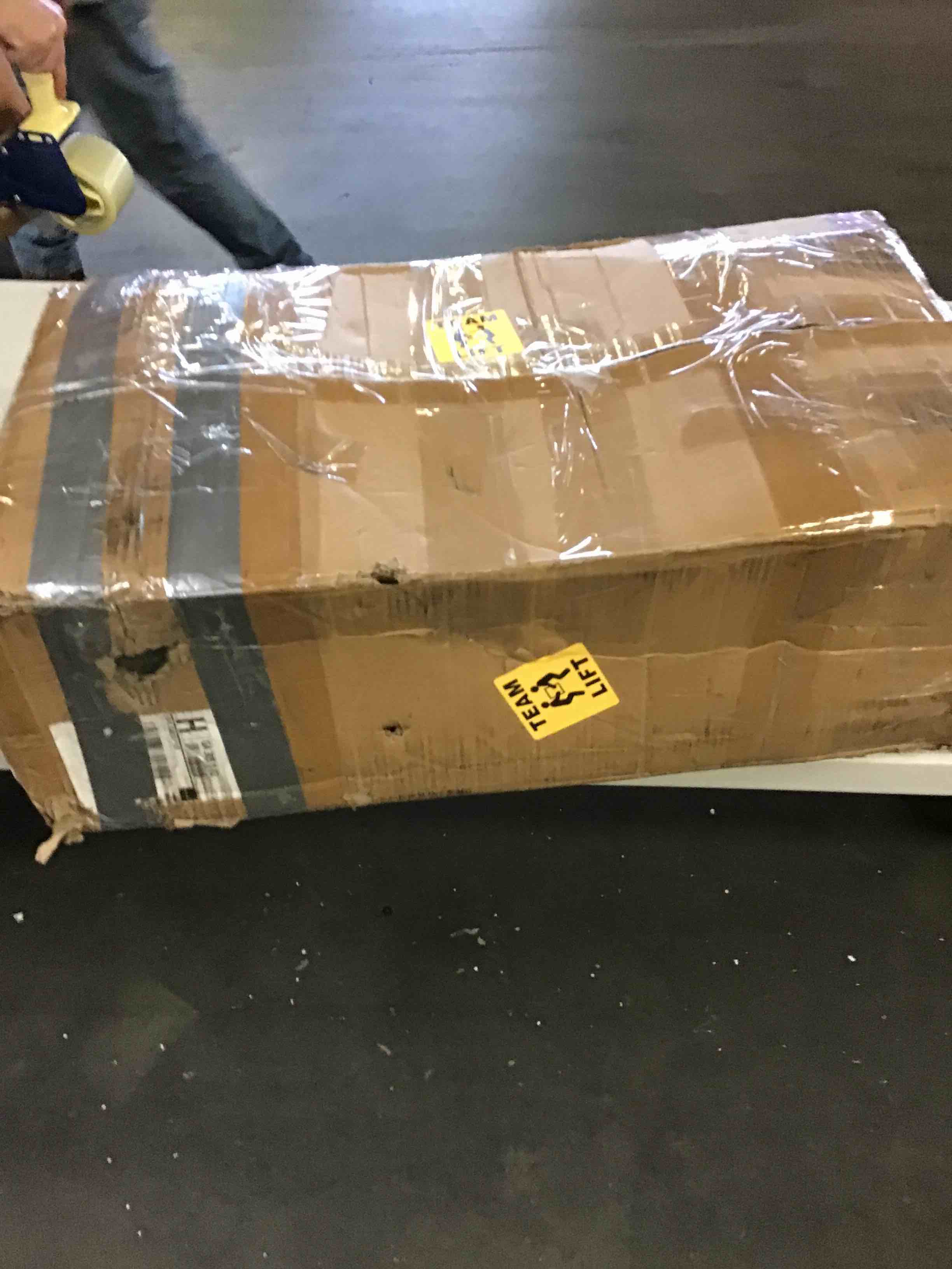 https://s3.amazonaws.com/lotting-images-prod/bidfta/RED5265707_1694783214135.jpeg