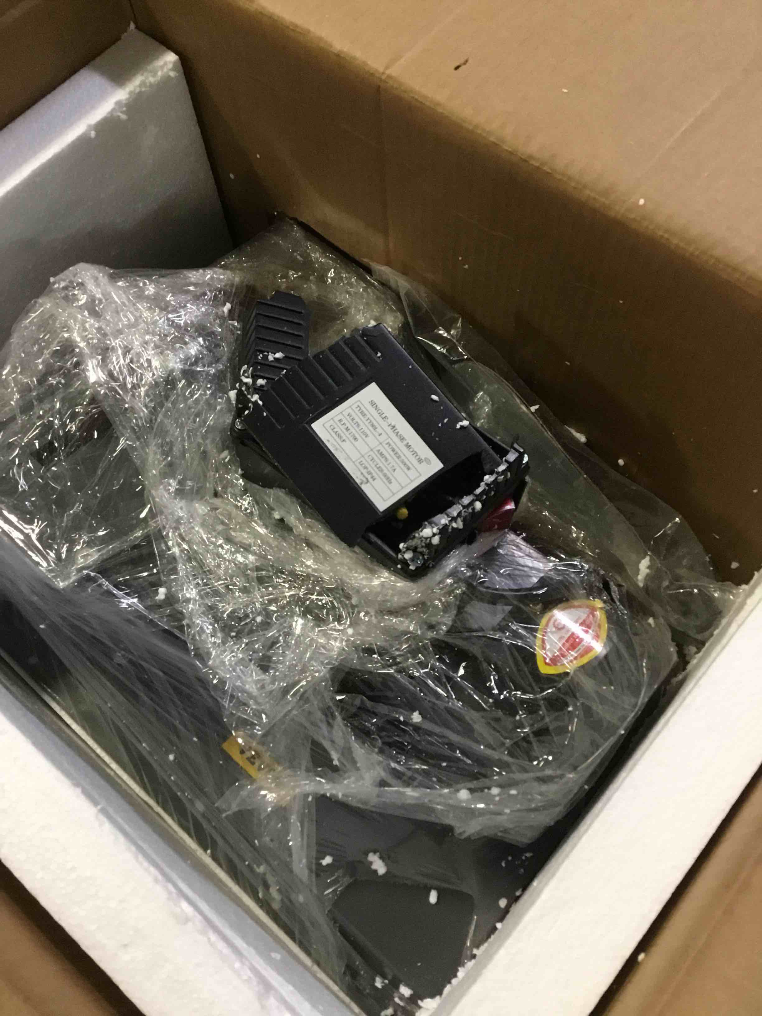 https://s3.amazonaws.com/lotting-images-prod/bidfta/RED5266116_1695322204724.jpeg