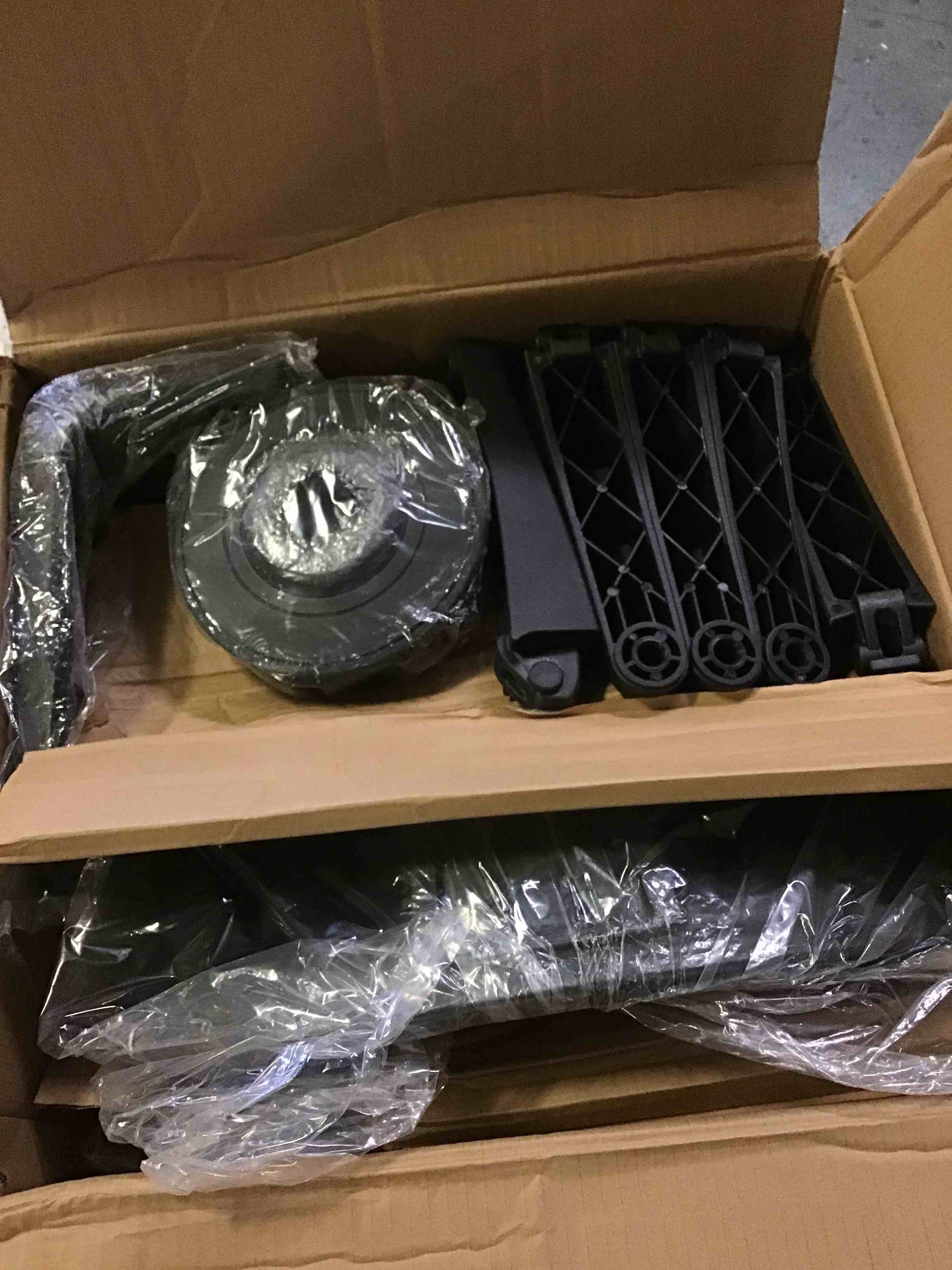 https://s3.amazonaws.com/lotting-images-prod/bidfta/RED5266184_1695396216375.jpeg
