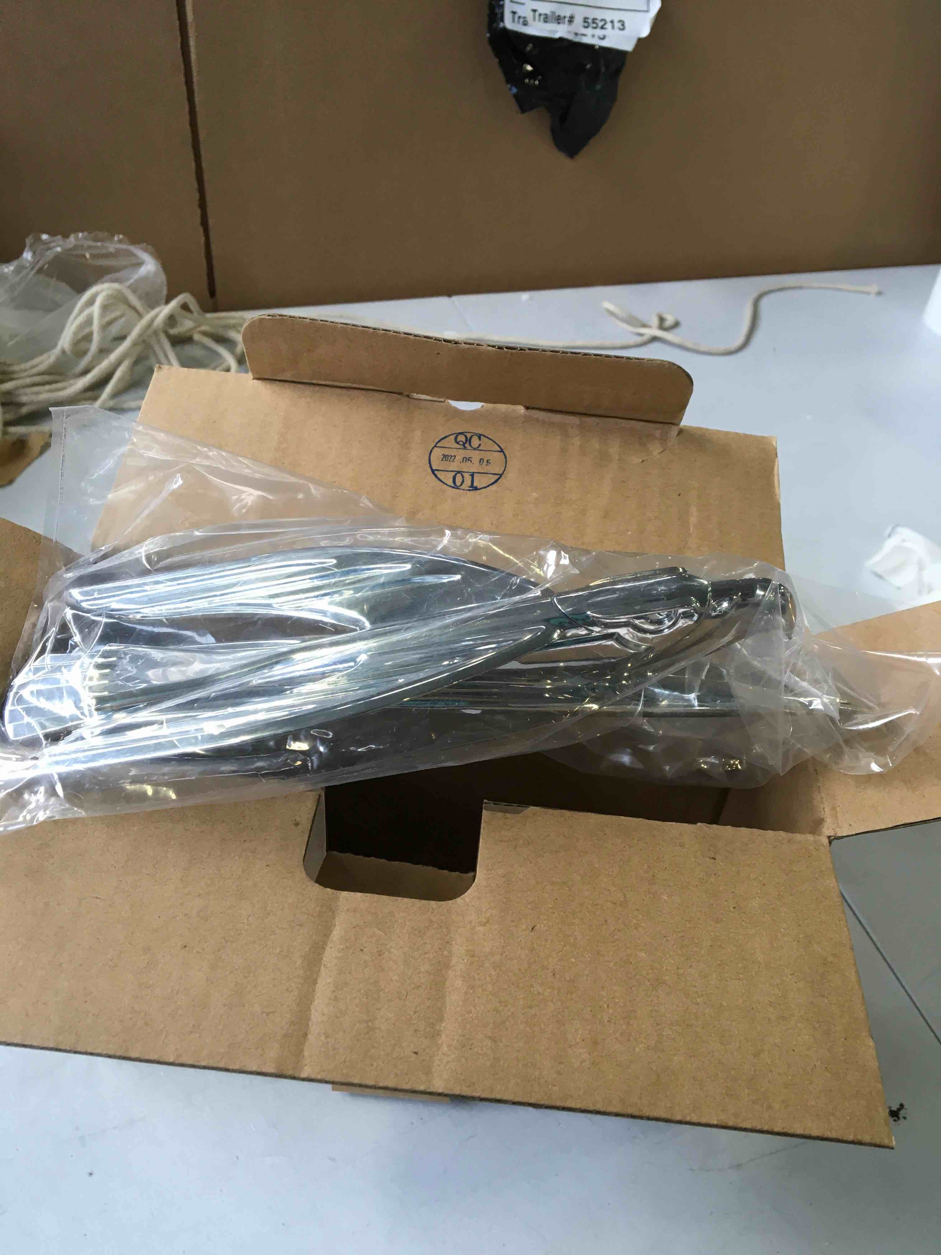 https://s3.amazonaws.com/lotting-images-prod/bidfta/RED5266928_1696602075736.jpeg
