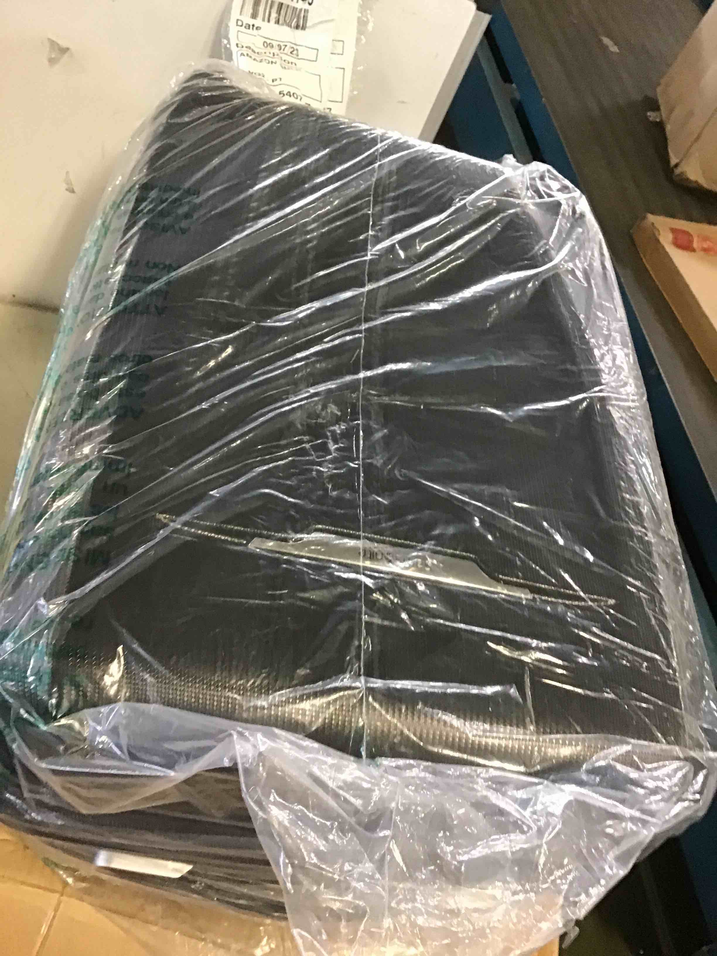 https://s3.amazonaws.com/lotting-images-prod/bidfta/RED5267011_1694610937124.jpeg