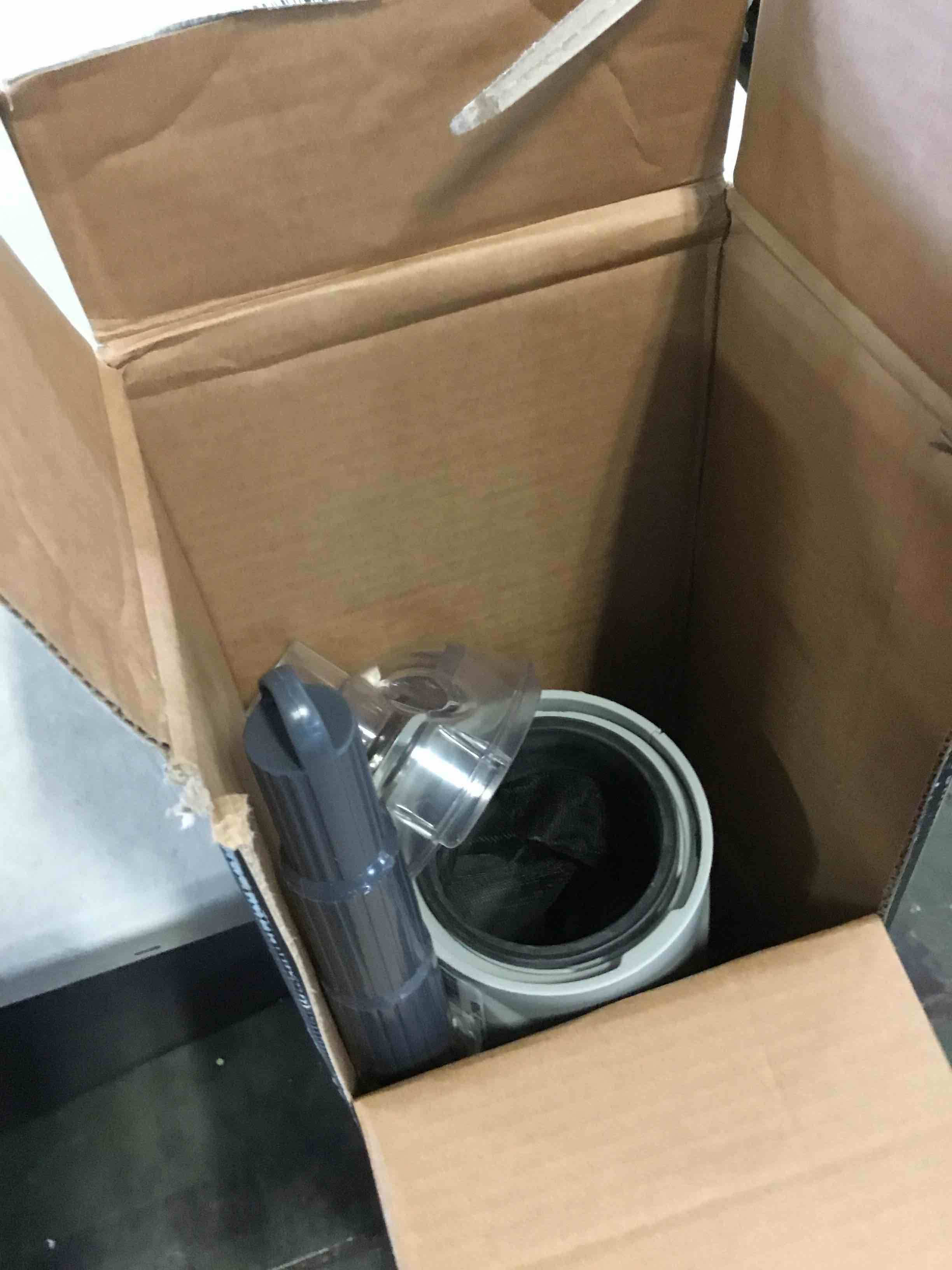 https://s3.amazonaws.com/lotting-images-prod/bidfta/RED5267090_1694625873167.jpeg