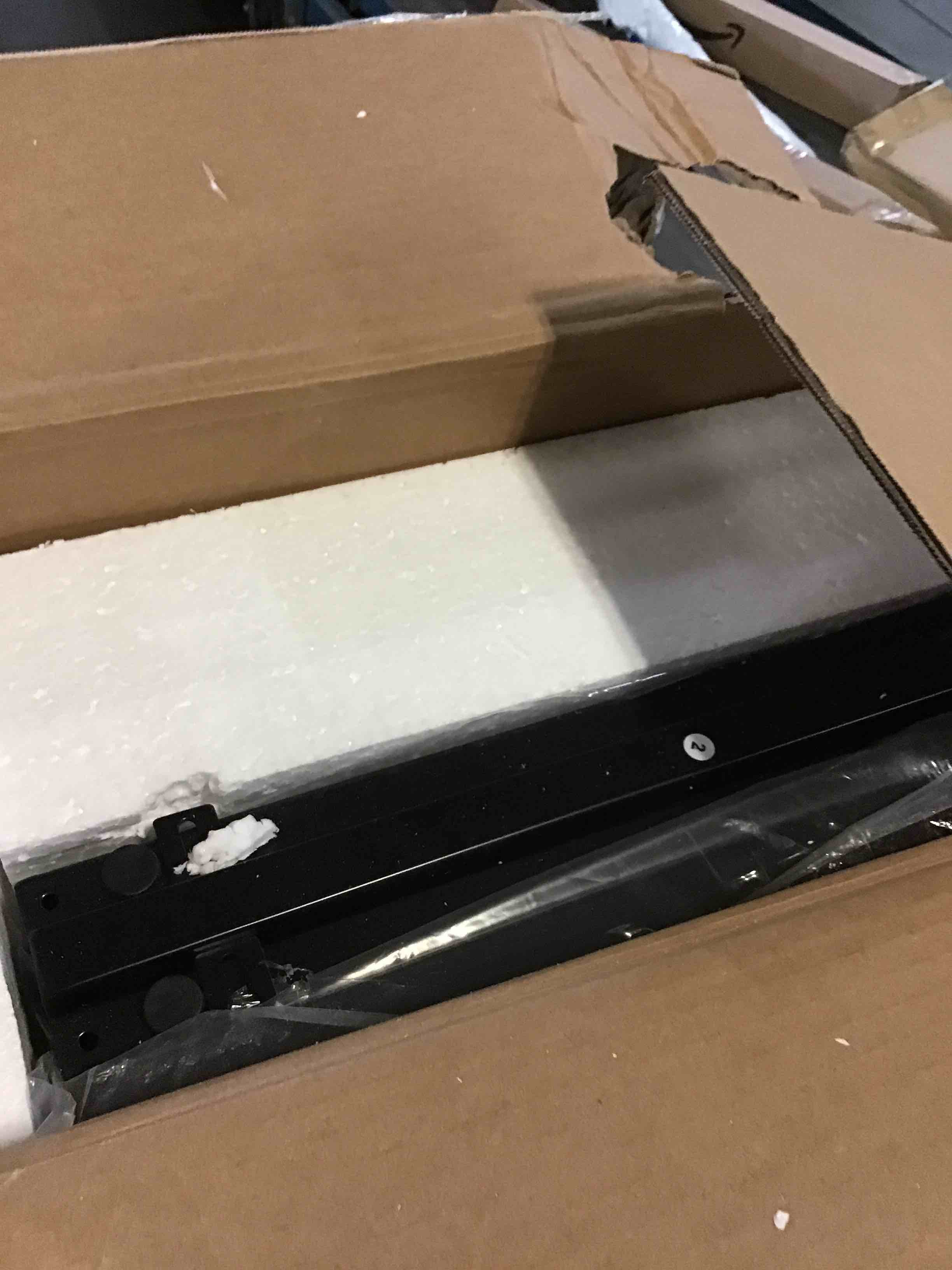 https://s3.amazonaws.com/lotting-images-prod/bidfta/RED5267160_1694634974635.jpeg