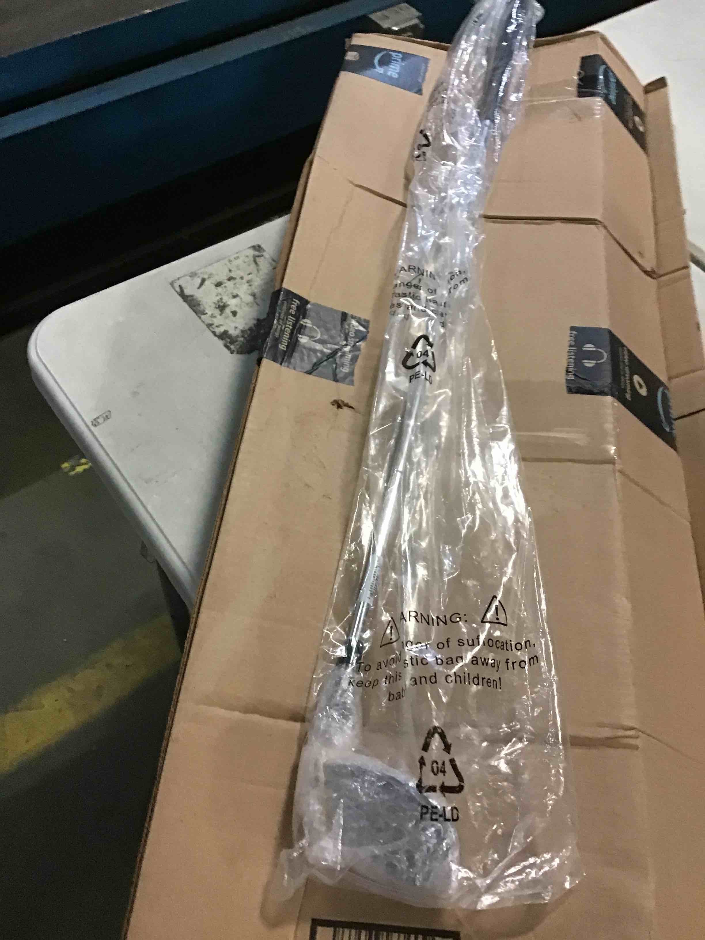 https://s3.amazonaws.com/lotting-images-prod/bidfta/RED5267184_1694690917495.jpeg