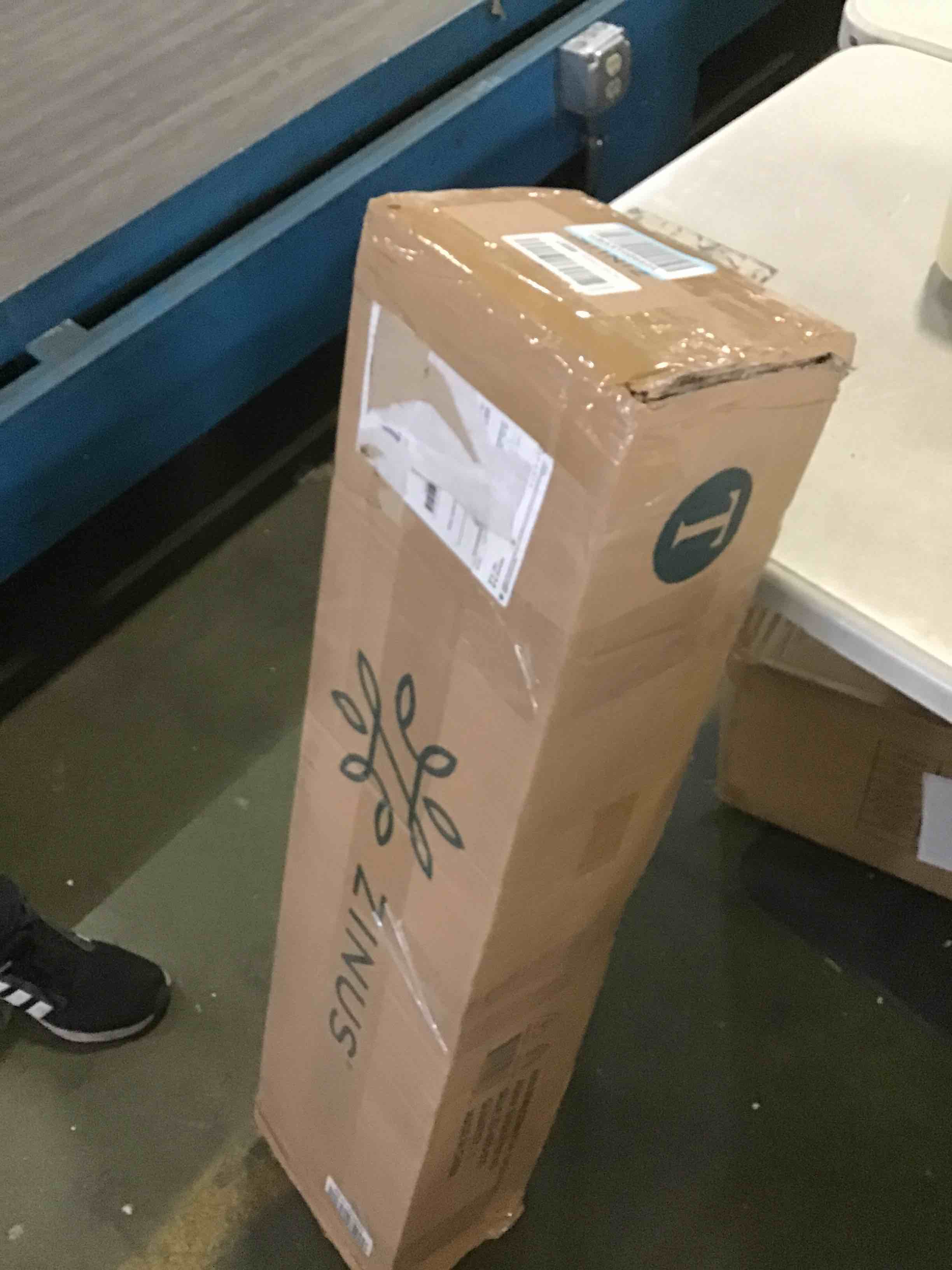 https://s3.amazonaws.com/lotting-images-prod/bidfta/RED5267227_1694697466392.jpeg