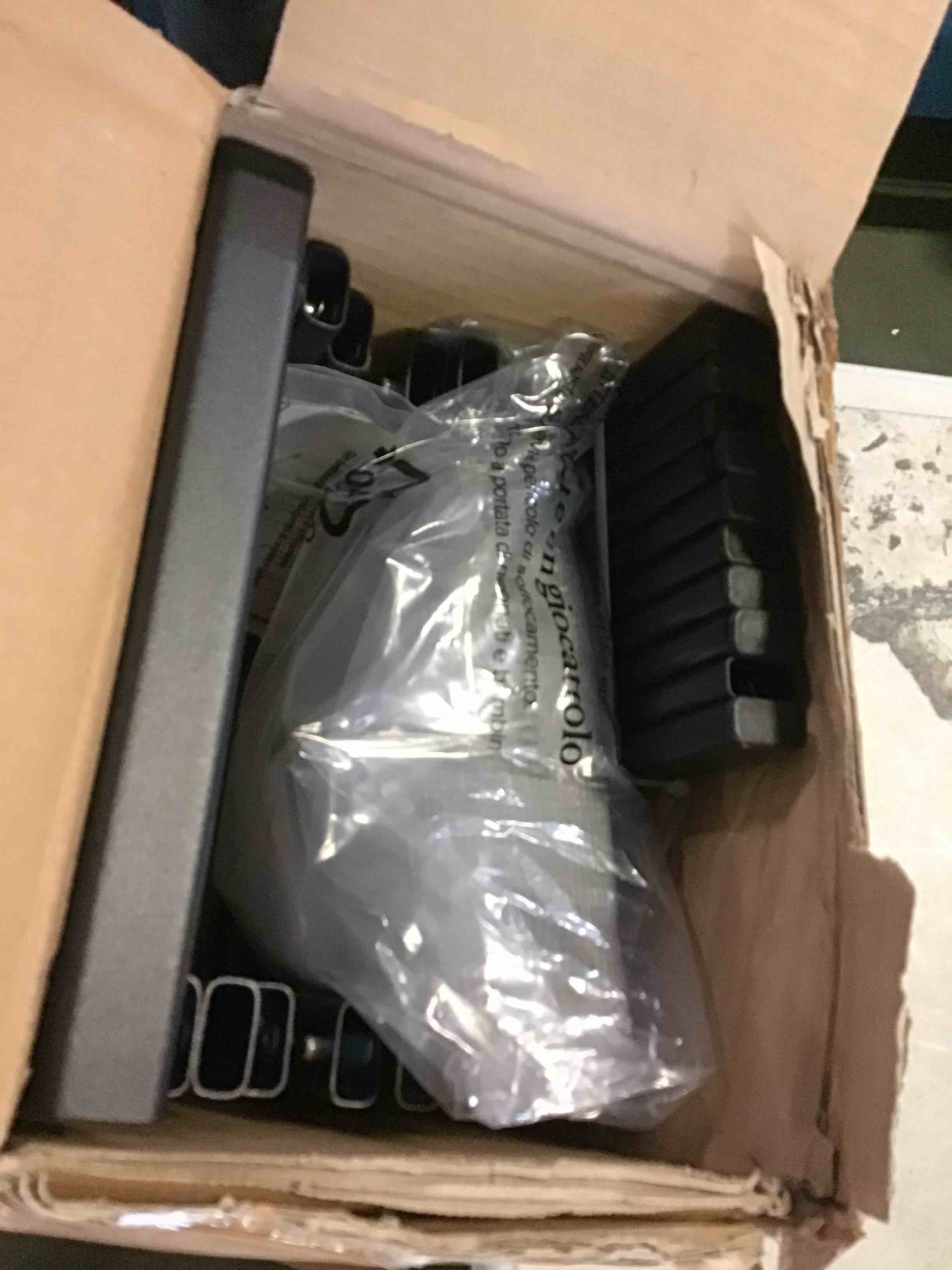 https://s3.amazonaws.com/lotting-images-prod/bidfta/RED5267227_1694697479340.jpeg