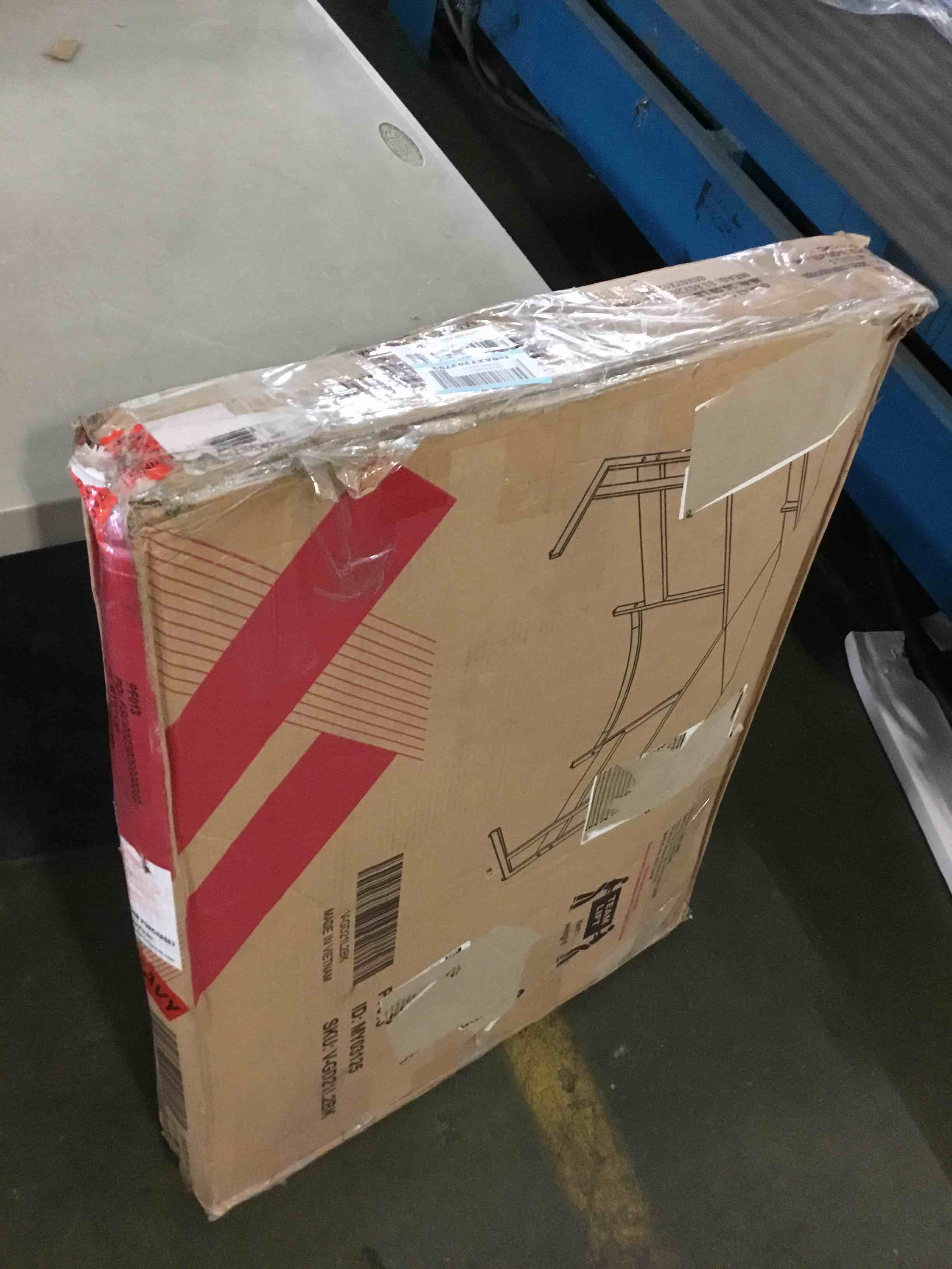 https://s3.amazonaws.com/lotting-images-prod/bidfta/RED5267403_1694778872004.jpeg