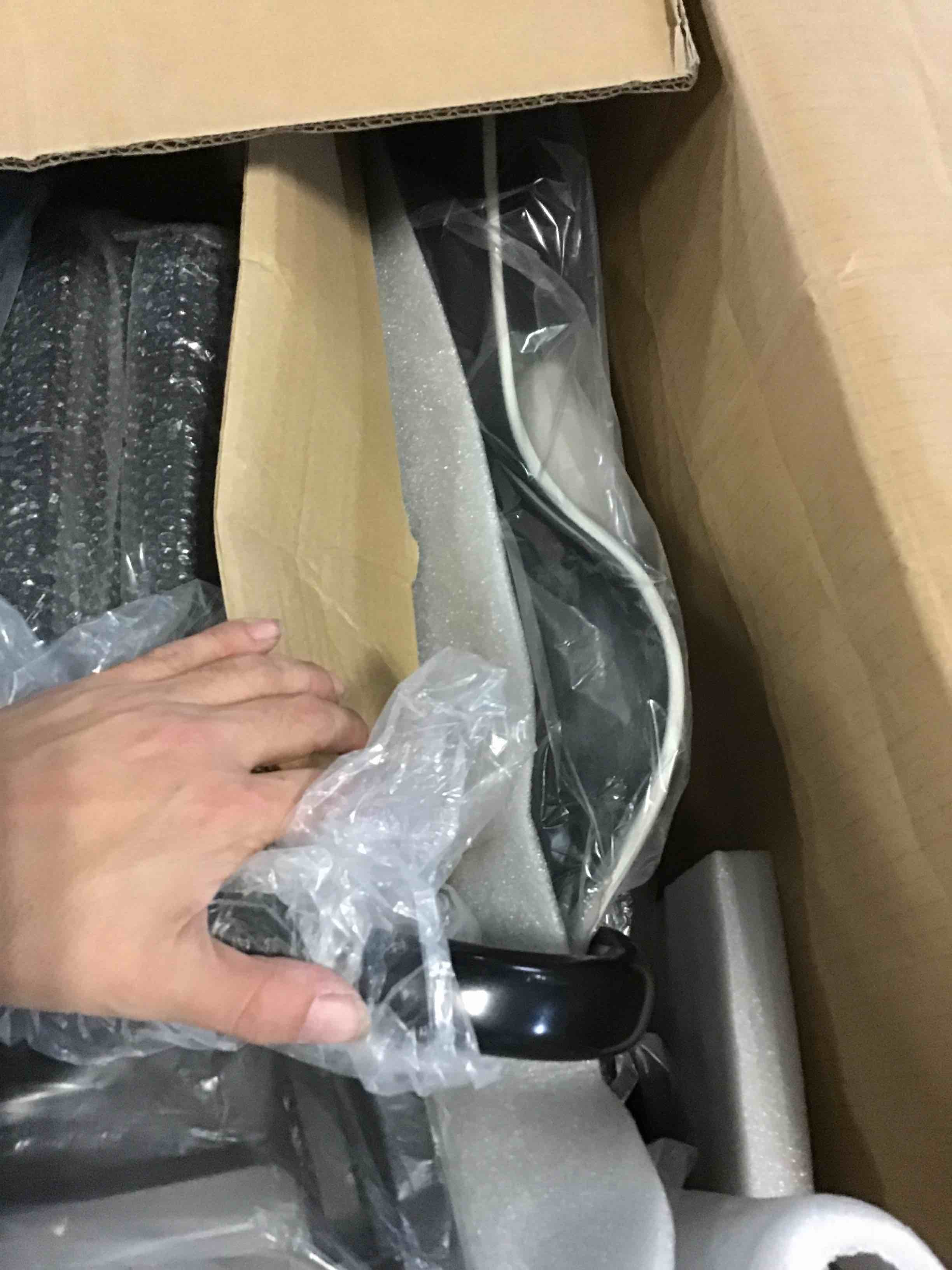 https://s3.amazonaws.com/lotting-images-prod/bidfta/RED5267711_1695065423876.jpeg