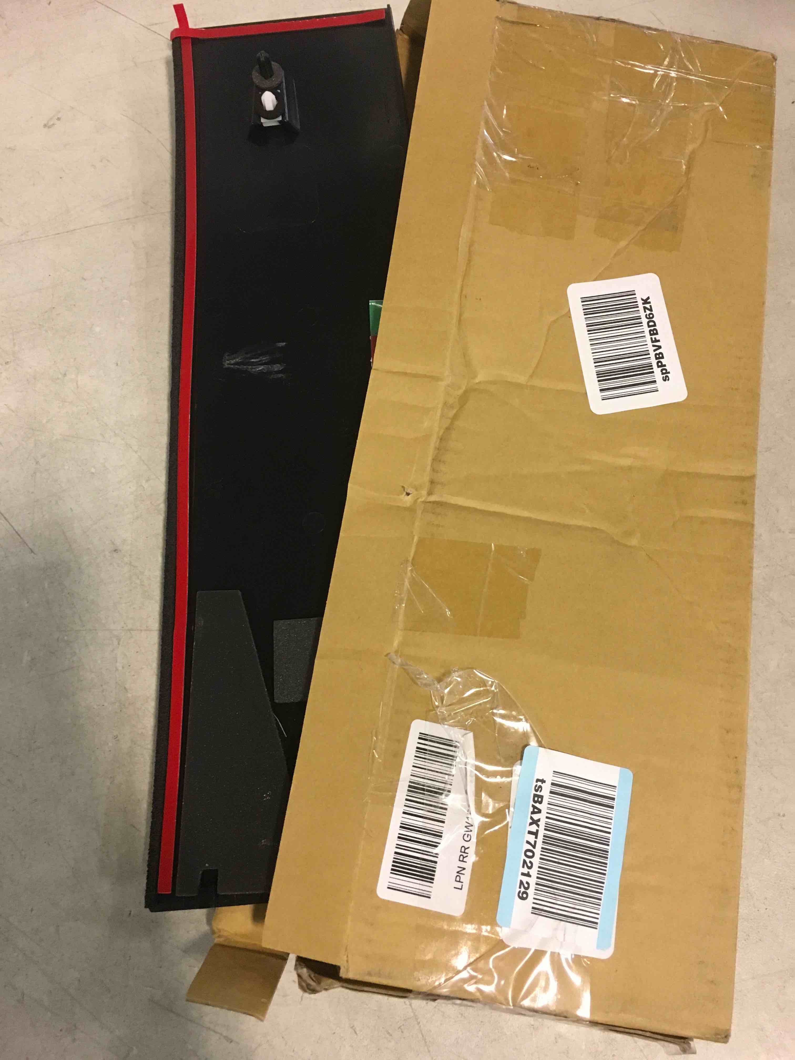 https://s3.amazonaws.com/lotting-images-prod/bidfta/RED5267749_1695124667026.jpeg