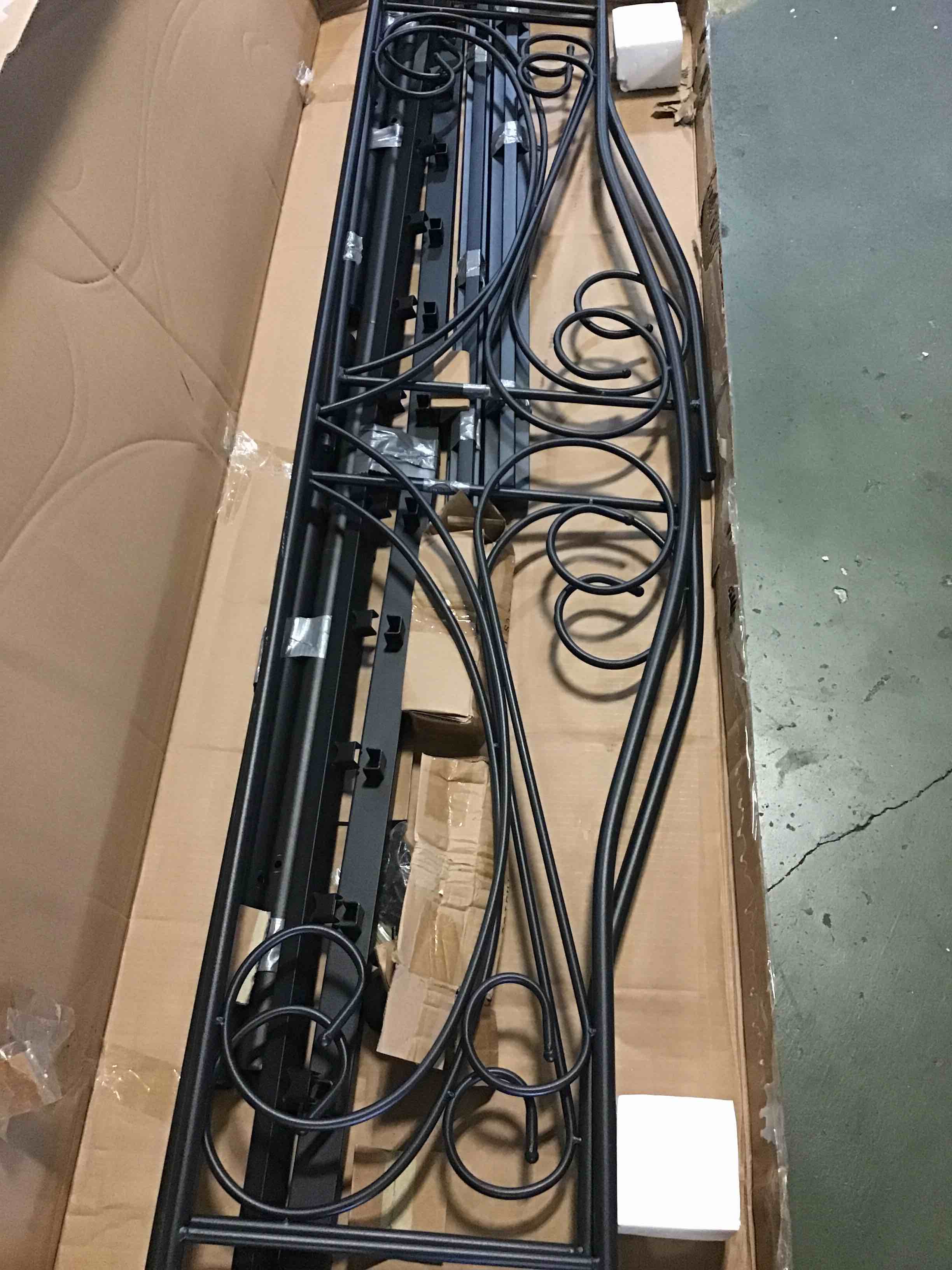 https://s3.amazonaws.com/lotting-images-prod/bidfta/RED5267961_1695231414955.jpeg