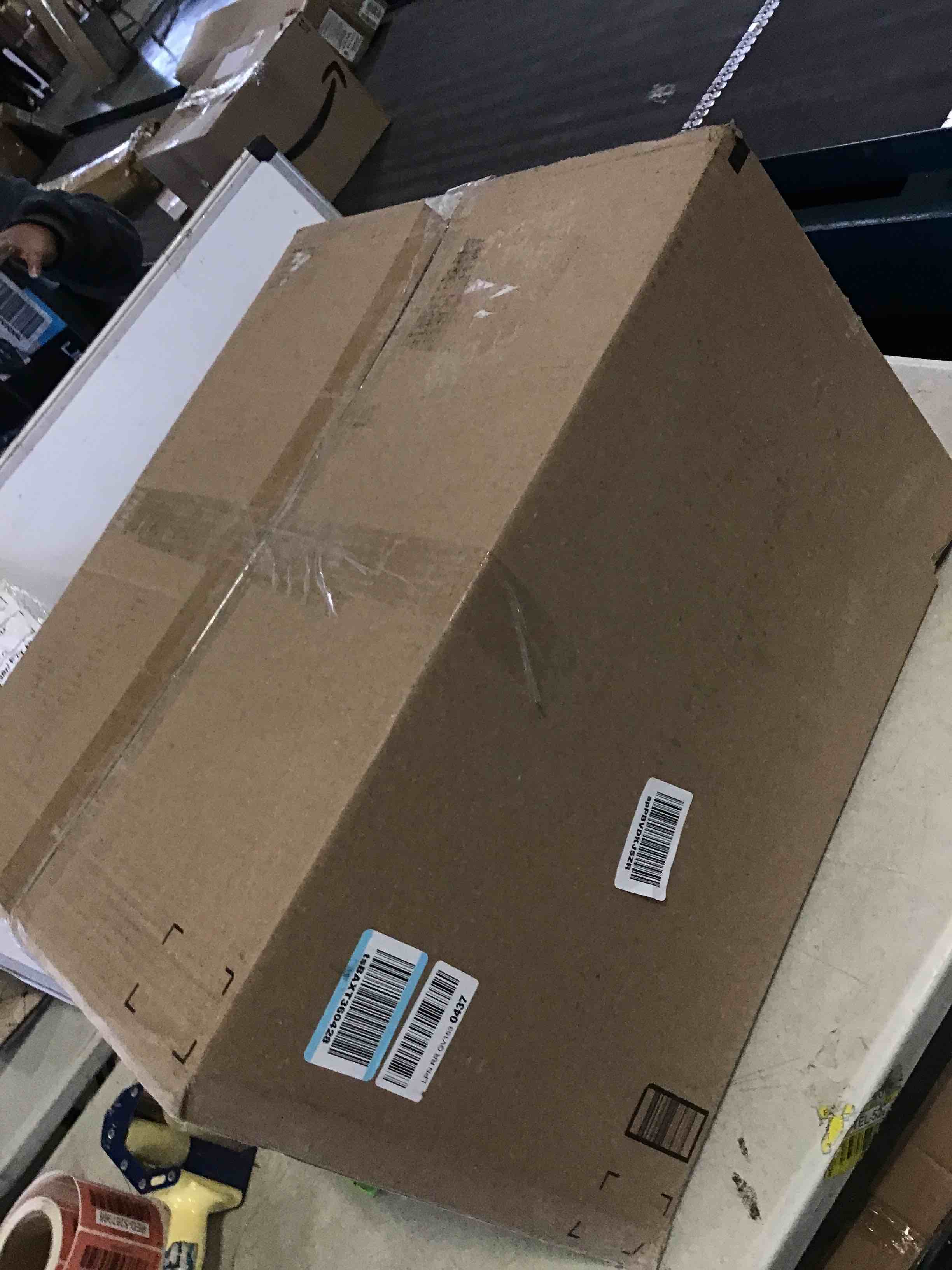 https://s3.amazonaws.com/lotting-images-prod/bidfta/RED5267963_1695231960192.jpeg
