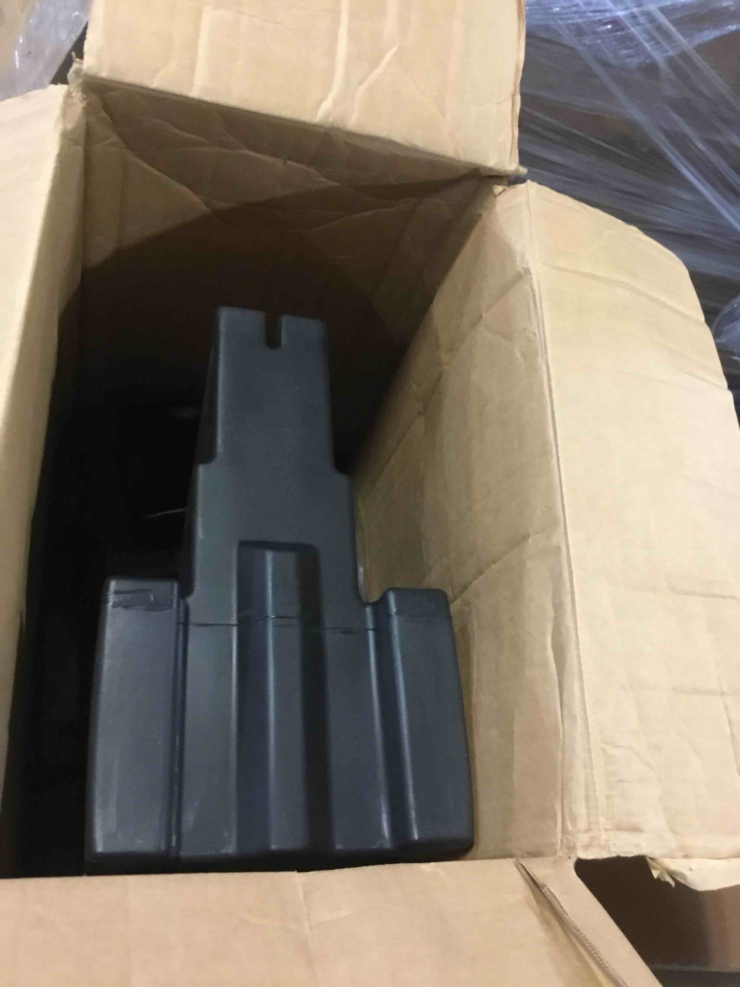 https://s3.amazonaws.com/lotting-images-prod/bidfta/RED5268039_1695308195593.jpeg