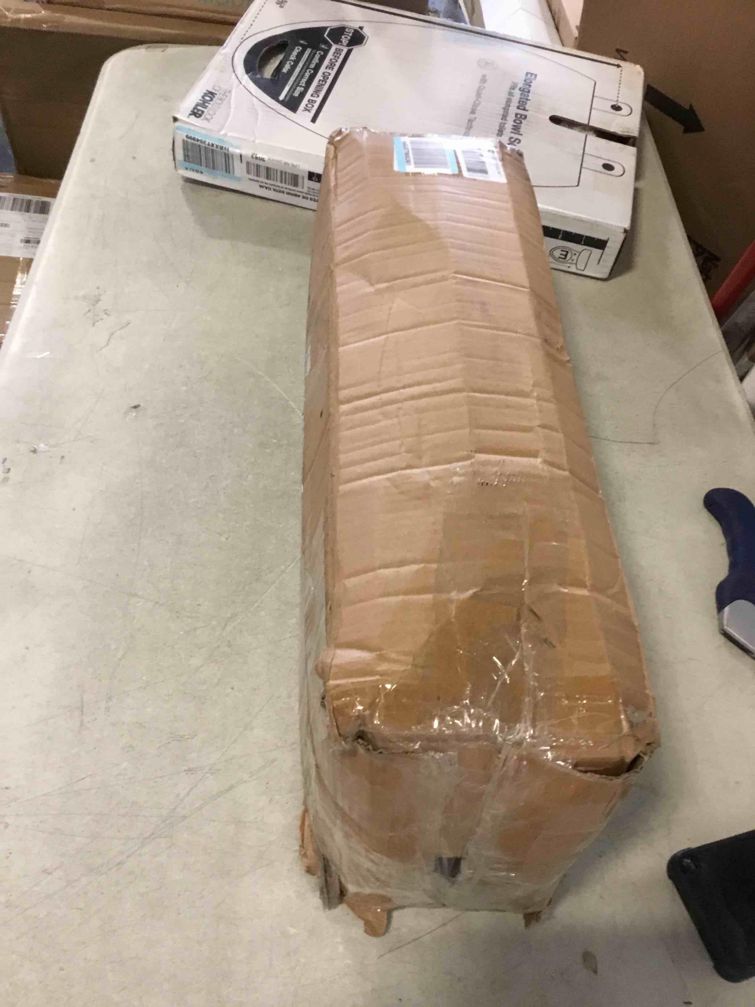 https://s3.amazonaws.com/lotting-images-prod/bidfta/RED5268097_1695321344931.jpeg
