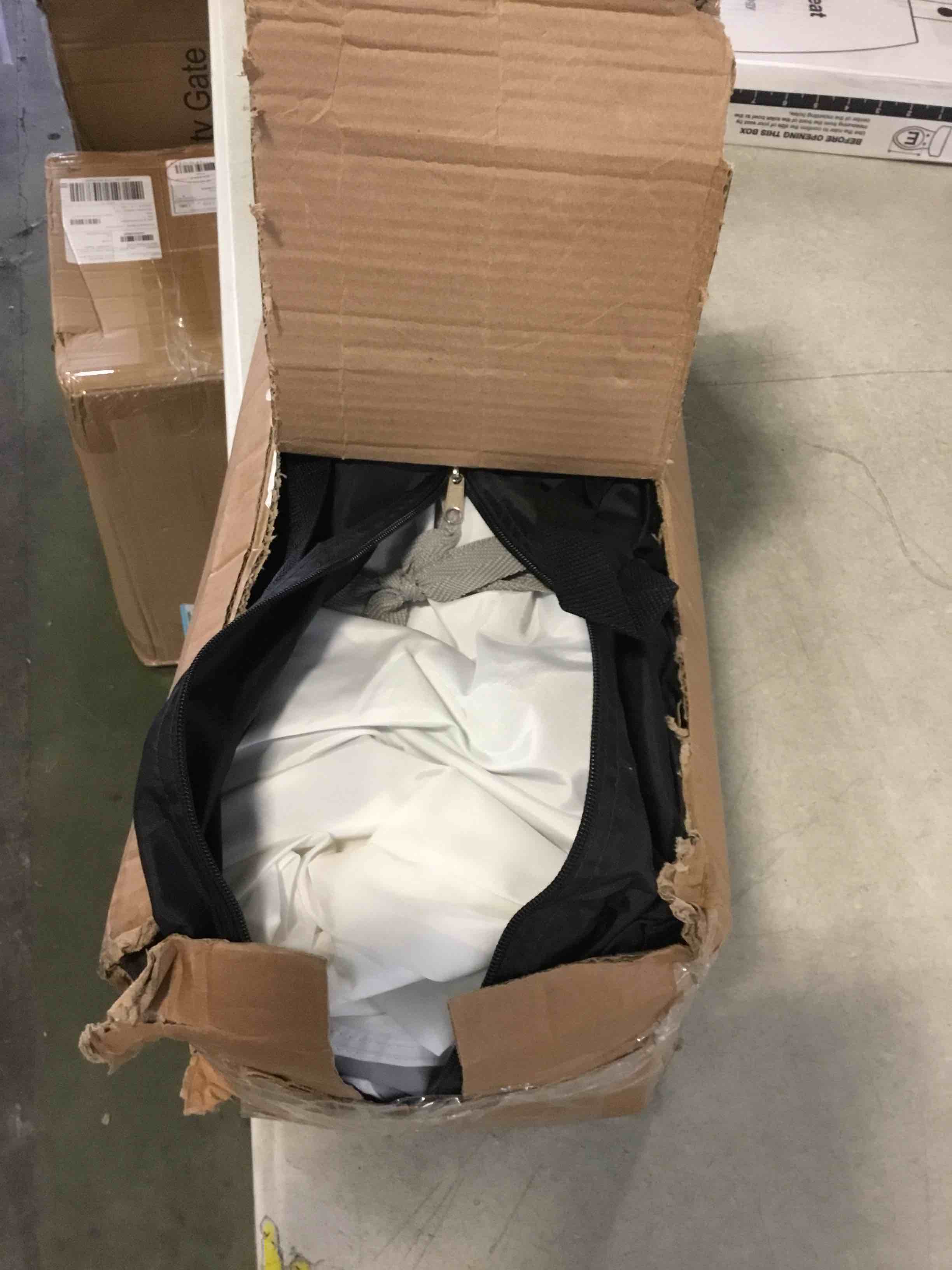 https://s3.amazonaws.com/lotting-images-prod/bidfta/RED5268097_1695321374187.jpeg