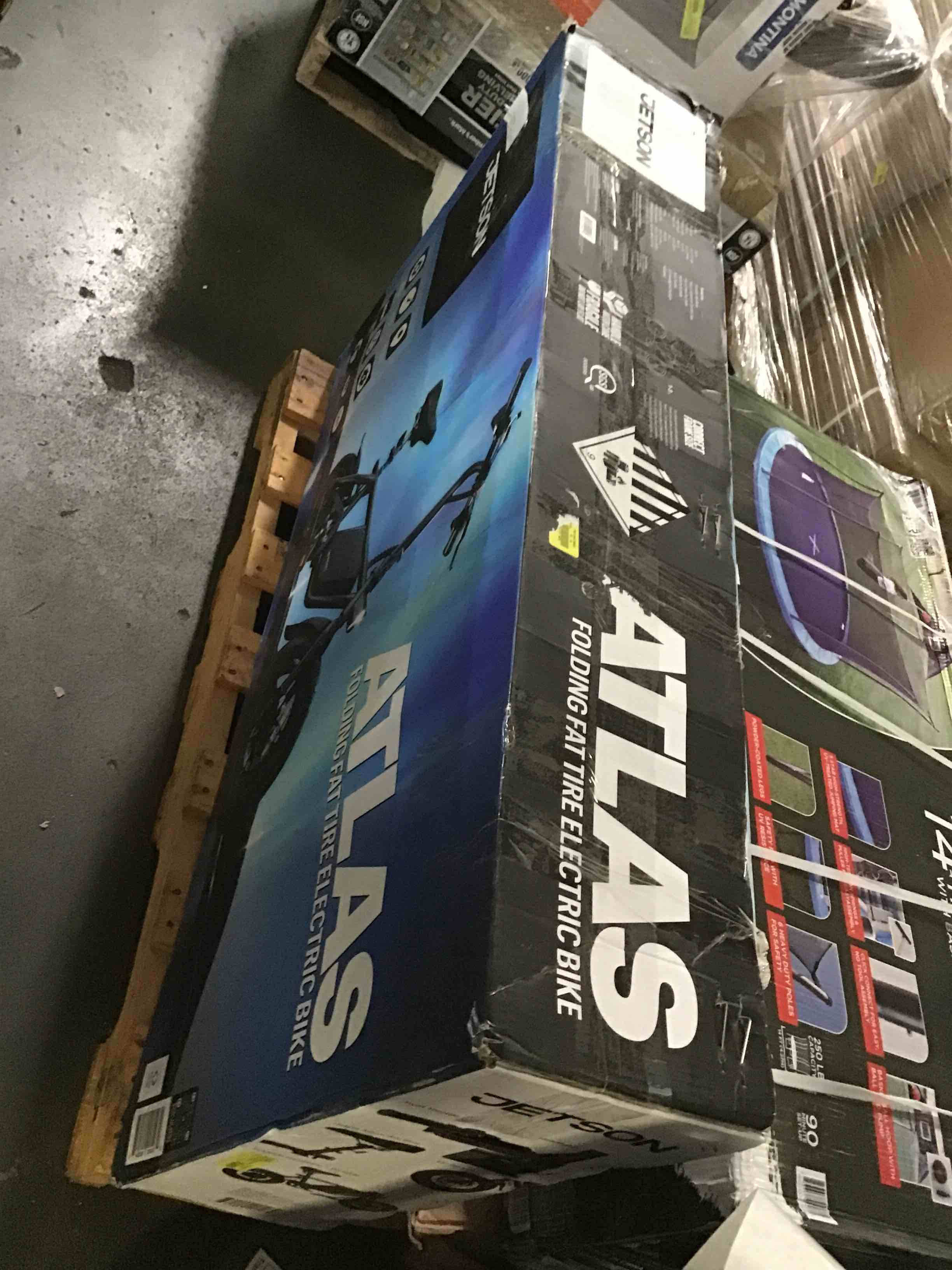 https://s3.amazonaws.com/lotting-images-prod/bidfta/RED5268960_1695217787700.jpeg