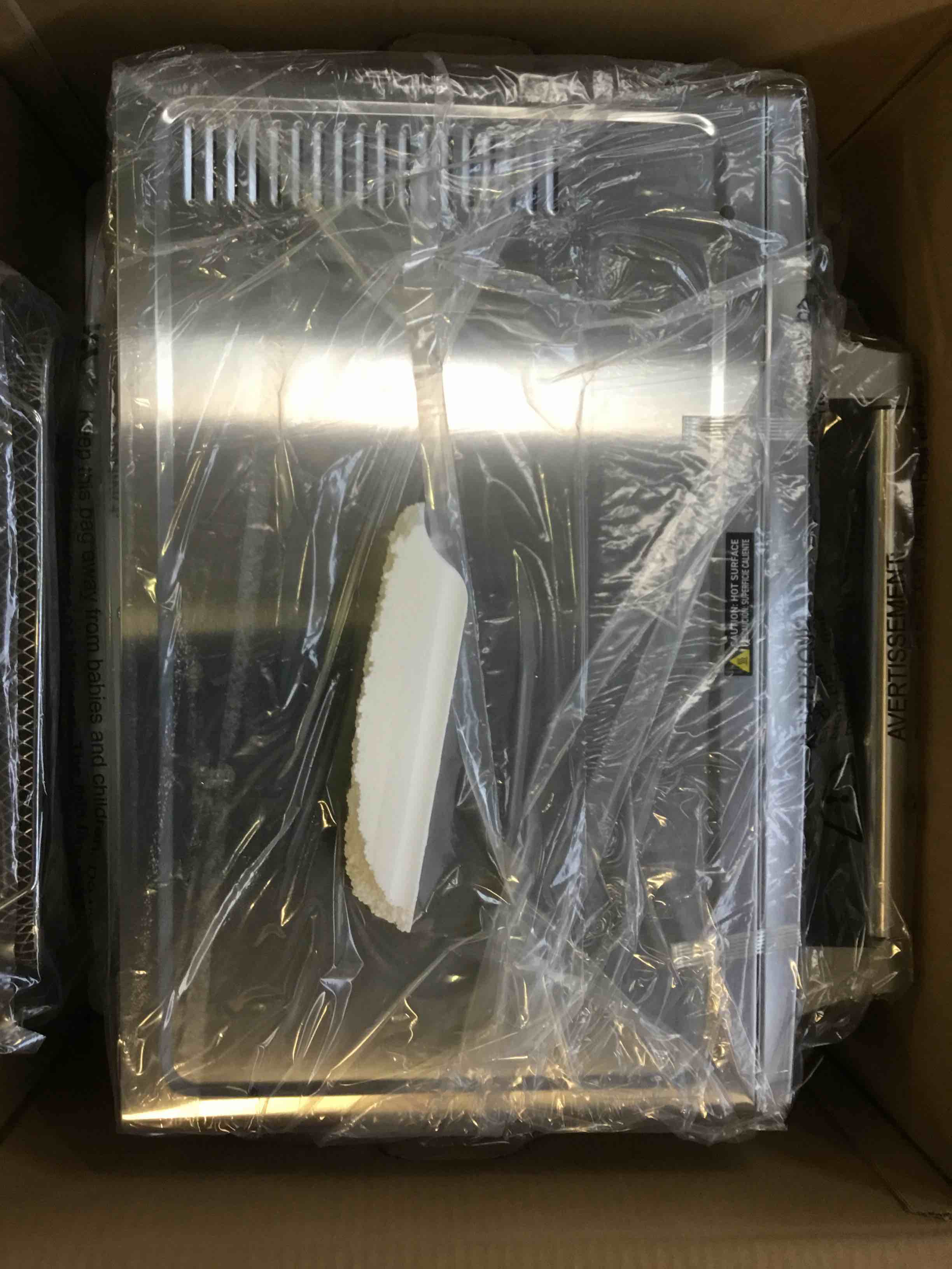 https://s3.amazonaws.com/lotting-images-prod/bidfta/RED5269953_1695038973538.jpeg
