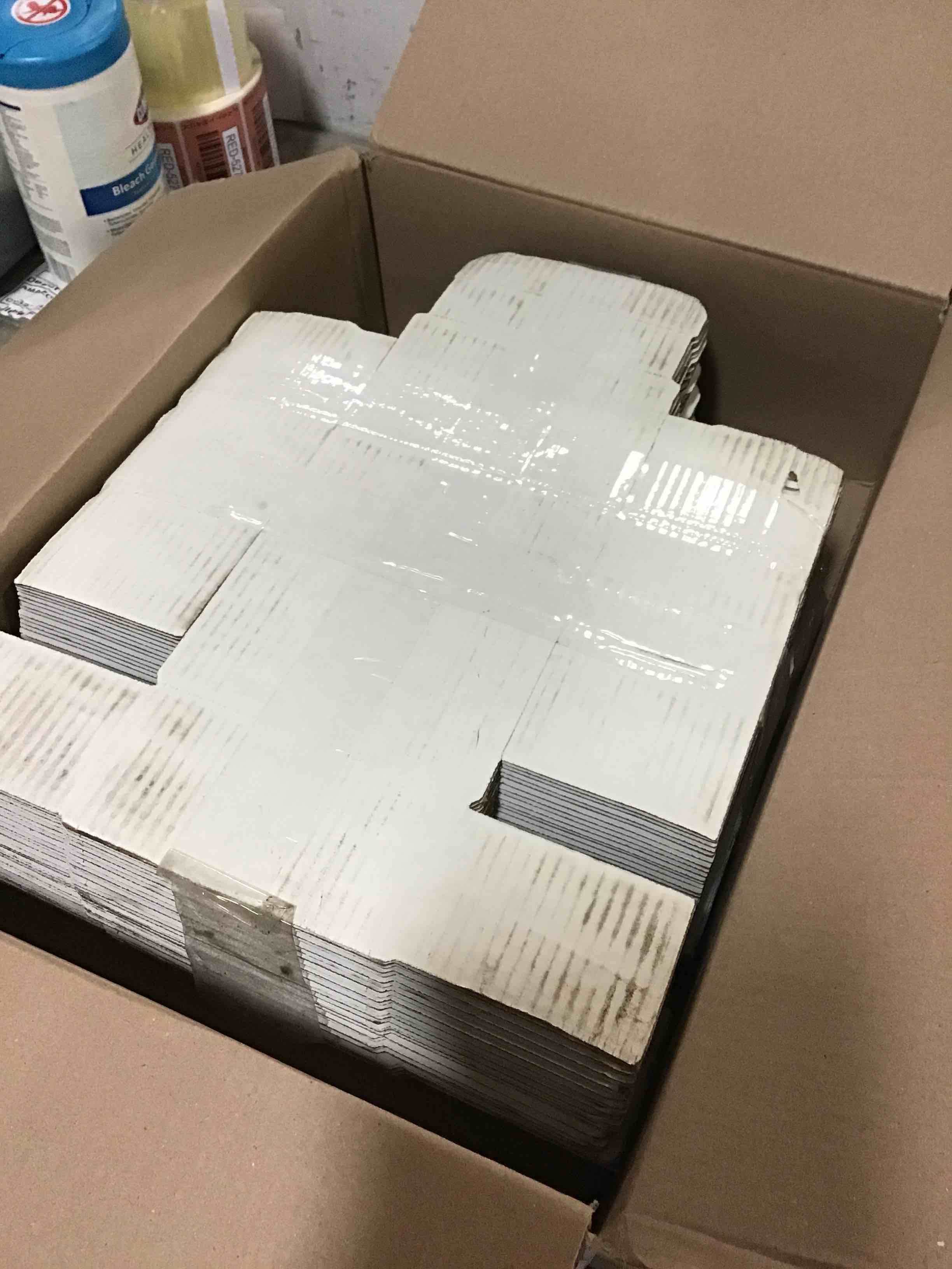 https://s3.amazonaws.com/lotting-images-prod/bidfta/RED5270166_1695304441362.jpeg