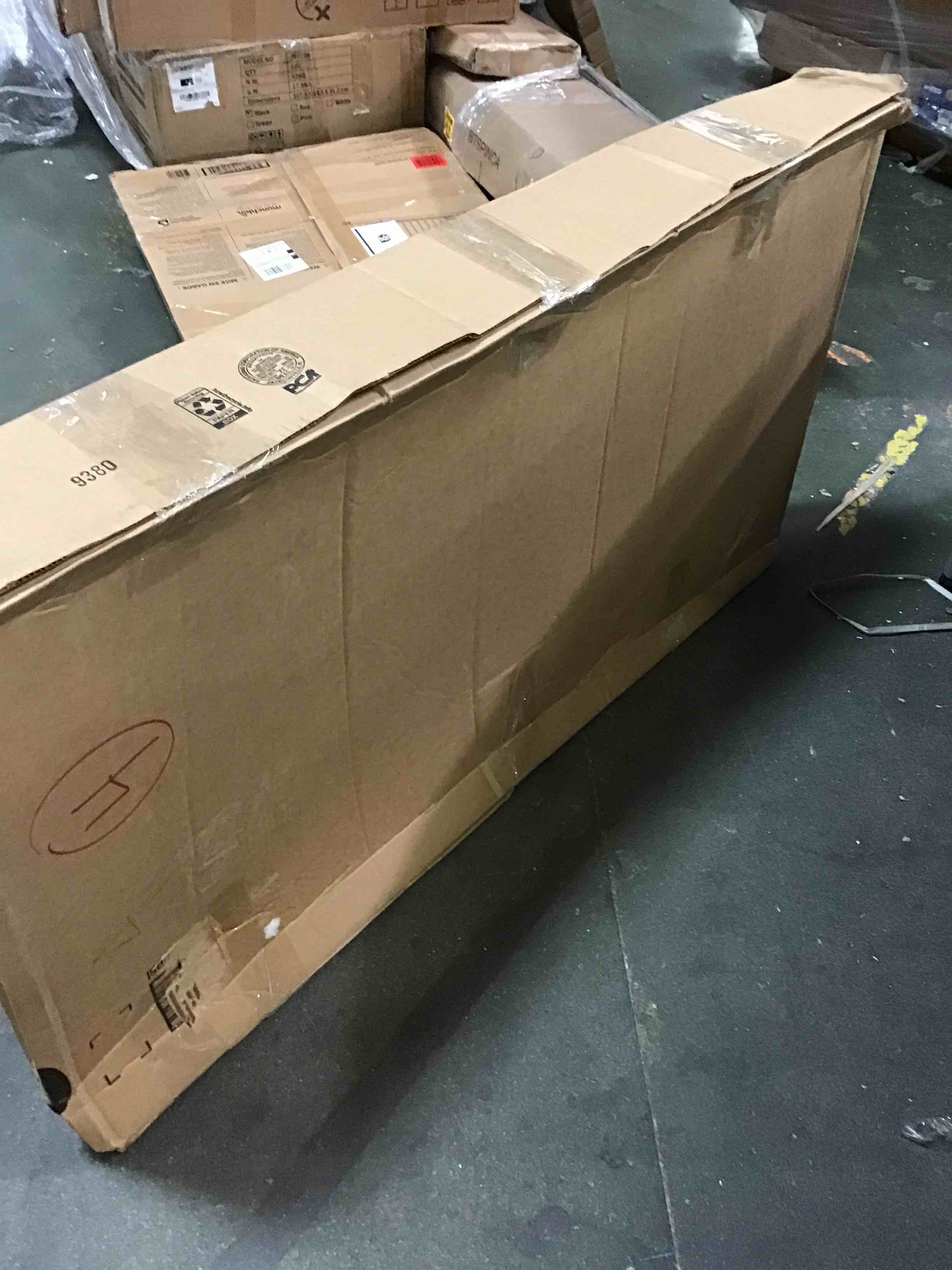 https://s3.amazonaws.com/lotting-images-prod/bidfta/RED5270239_1695320099990.jpeg