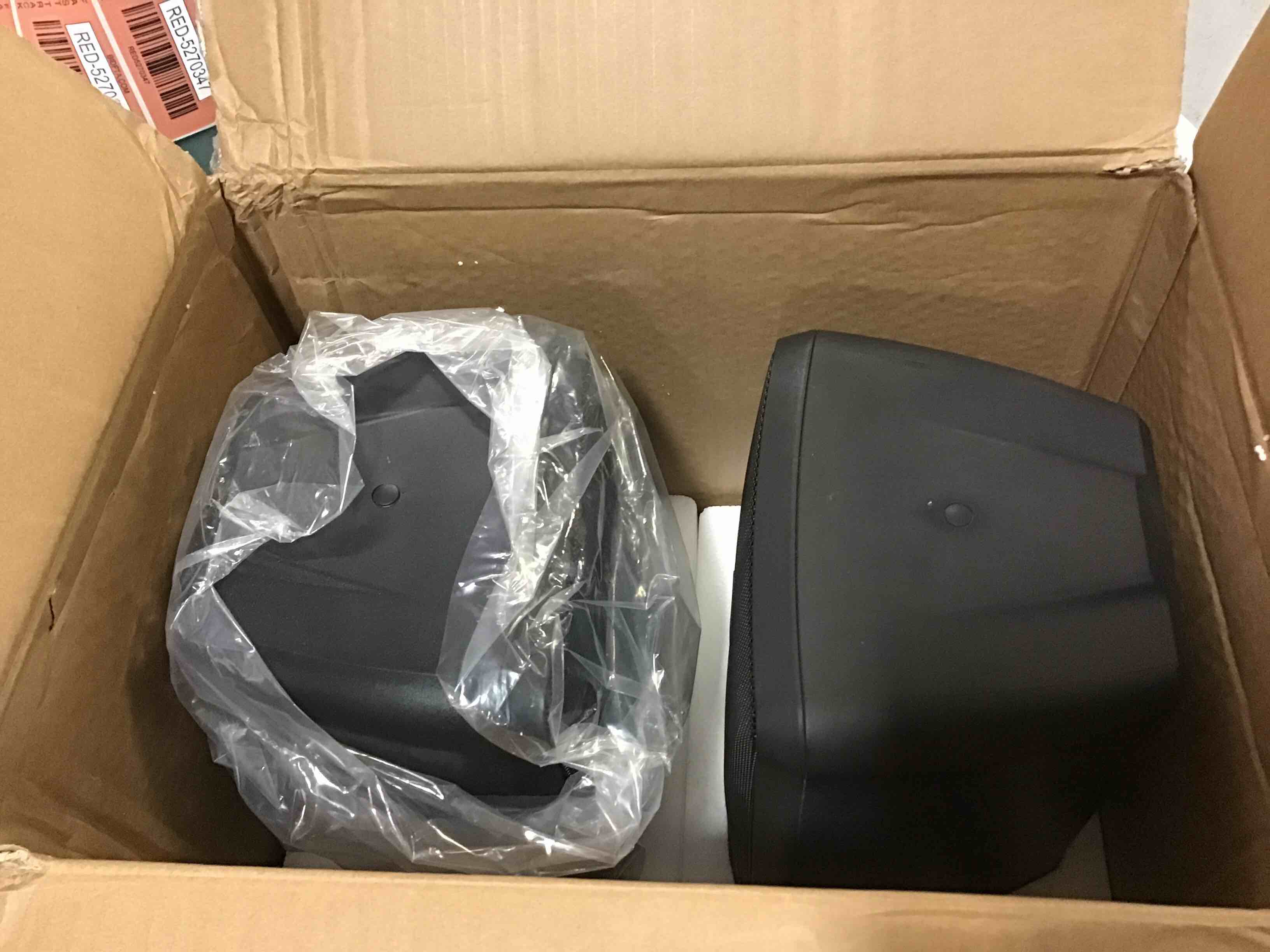 https://s3.amazonaws.com/lotting-images-prod/bidfta/RED5270332_1695393419264.jpeg