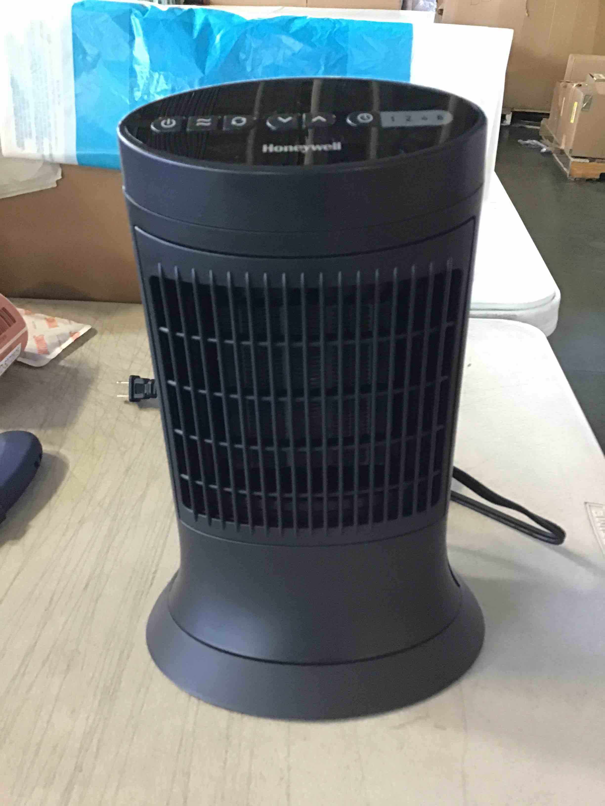 https://s3.amazonaws.com/lotting-images-prod/bidfta/RED5272867_1698943533020.jpeg
