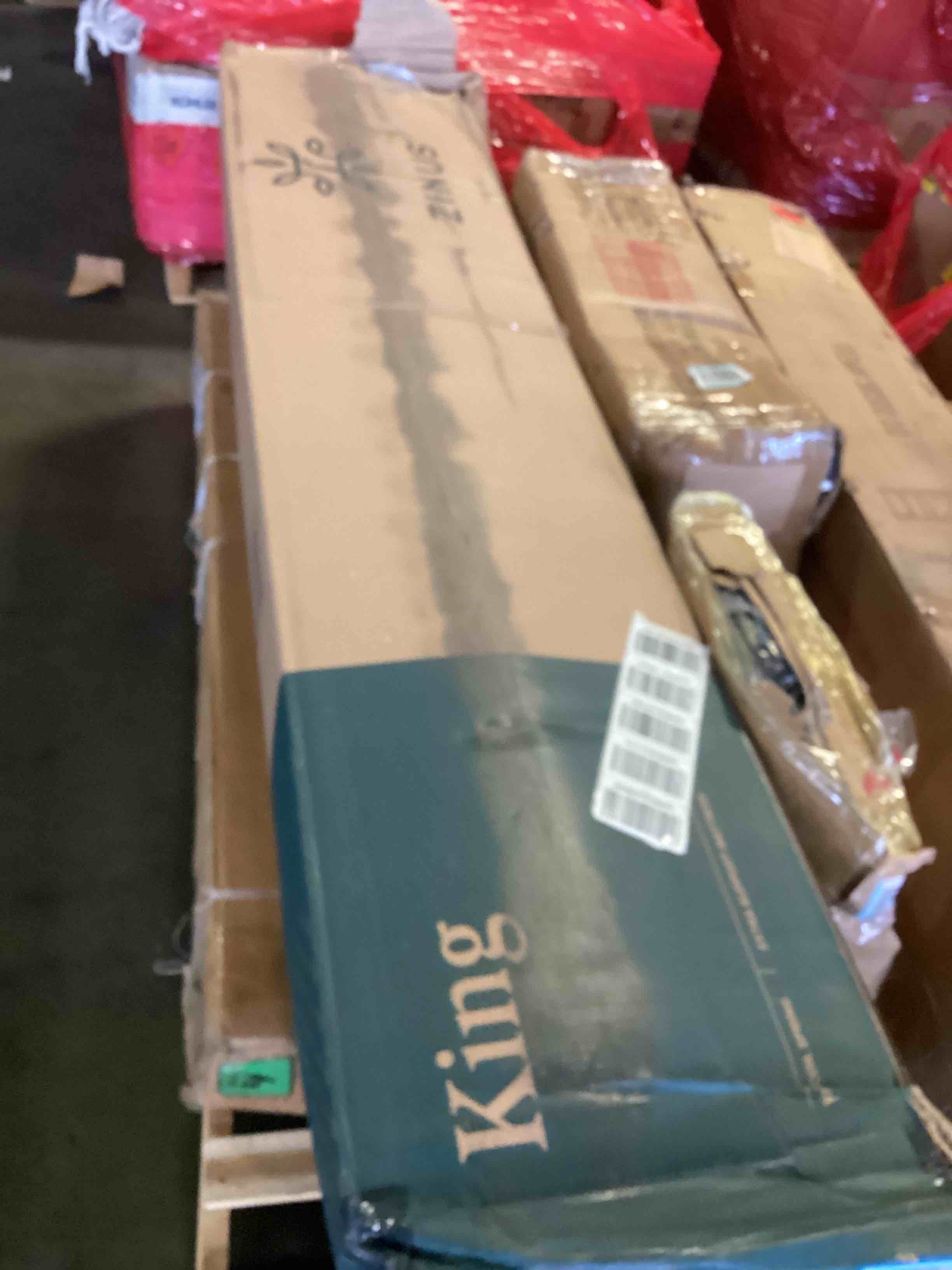 https://s3.amazonaws.com/lotting-images-prod/bidfta/RED5272991_1694795154547.jpeg