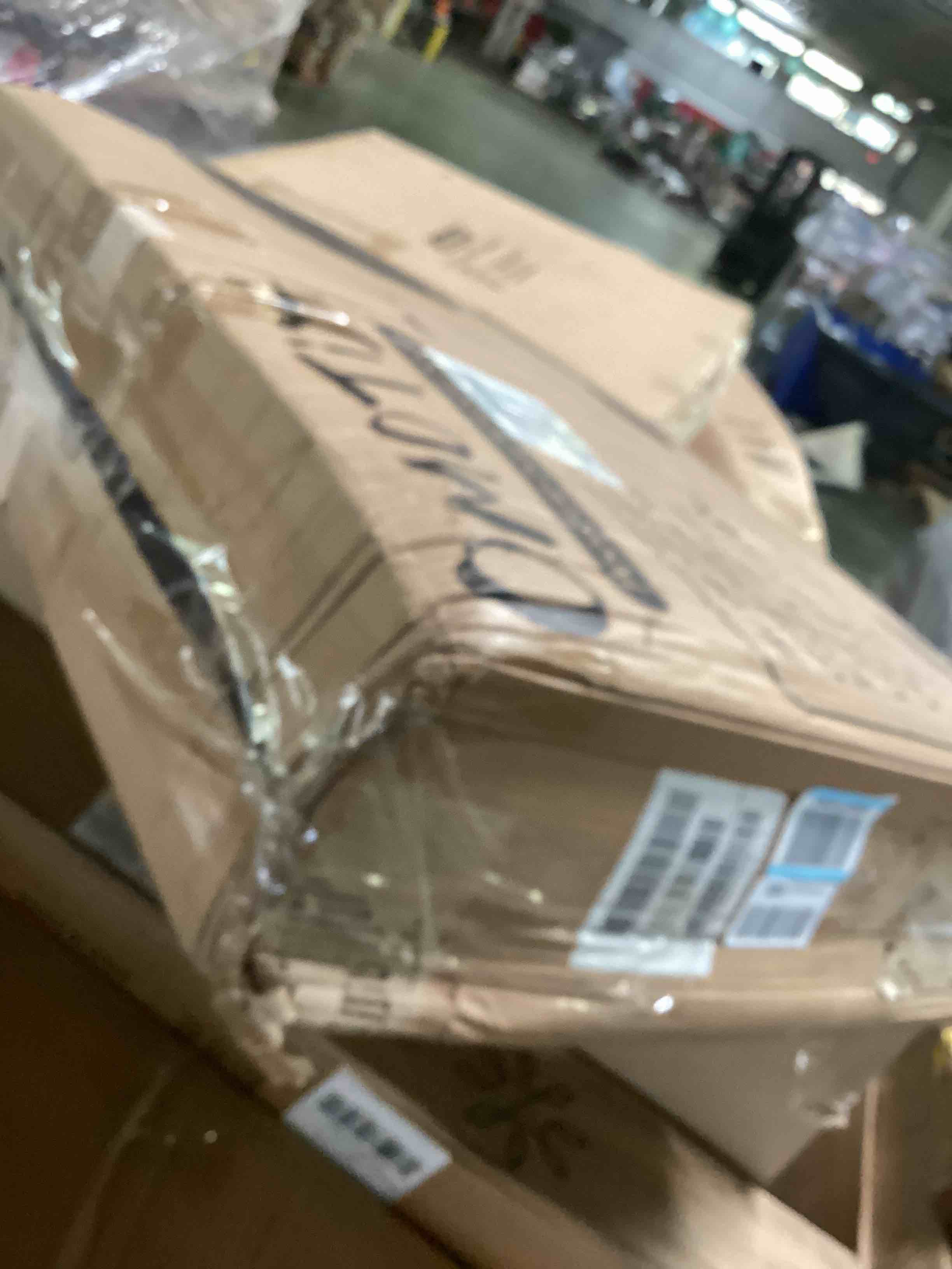 https://s3.amazonaws.com/lotting-images-prod/bidfta/RED5273263_1695065089604.jpeg