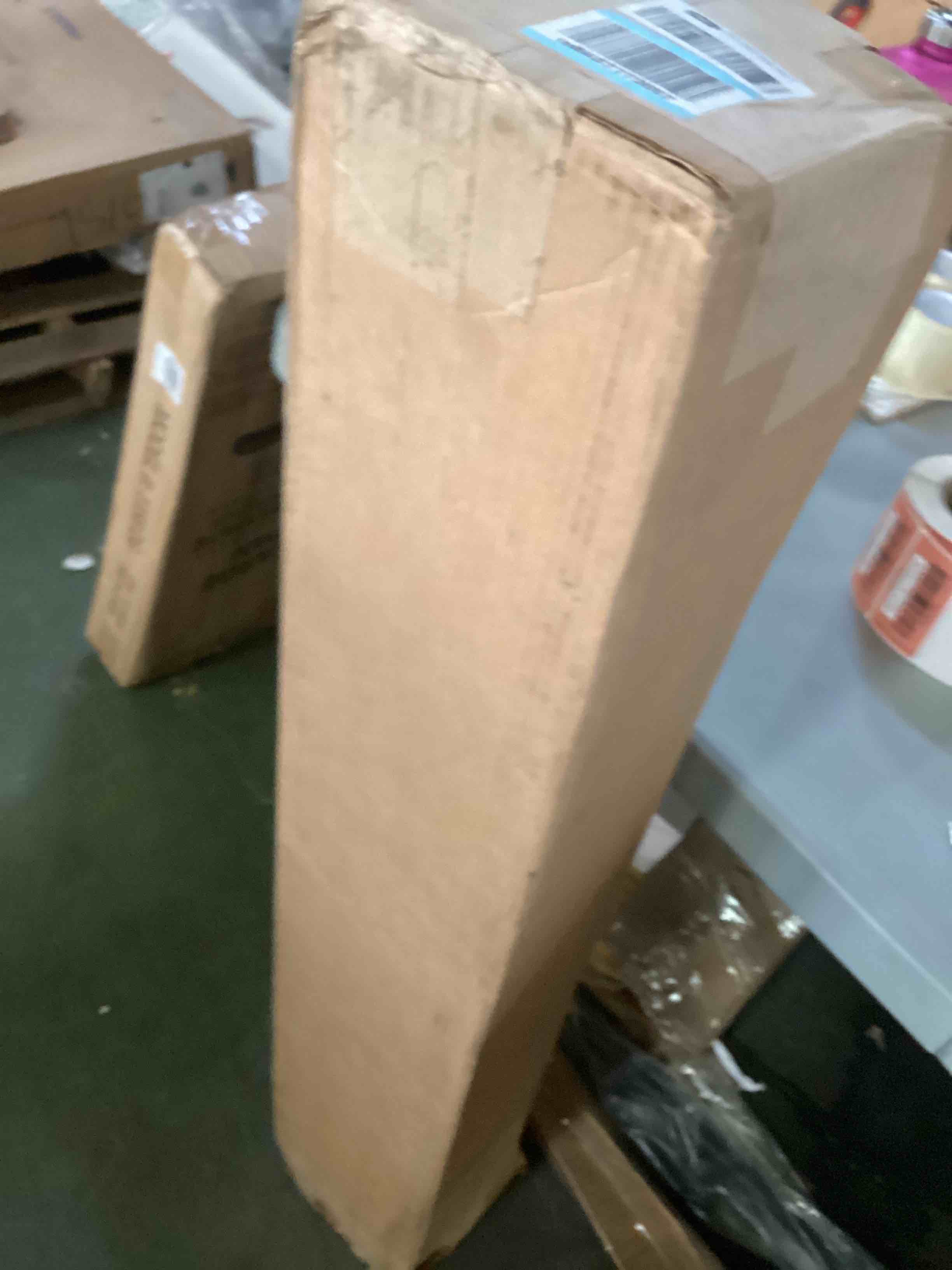 https://s3.amazonaws.com/lotting-images-prod/bidfta/RED5273324_1695125714125.jpeg