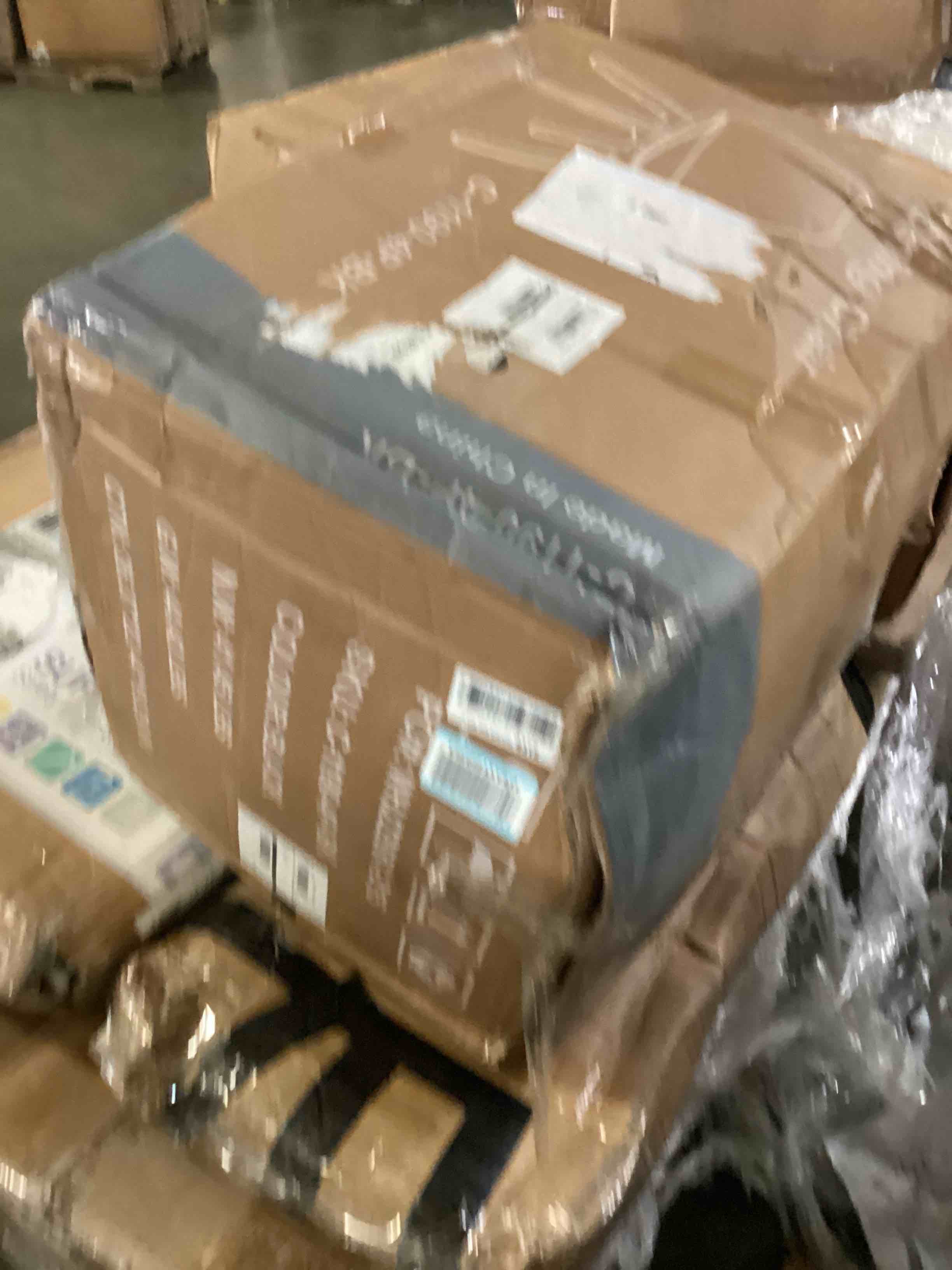 https://s3.amazonaws.com/lotting-images-prod/bidfta/RED5273351_1695128776267.jpeg