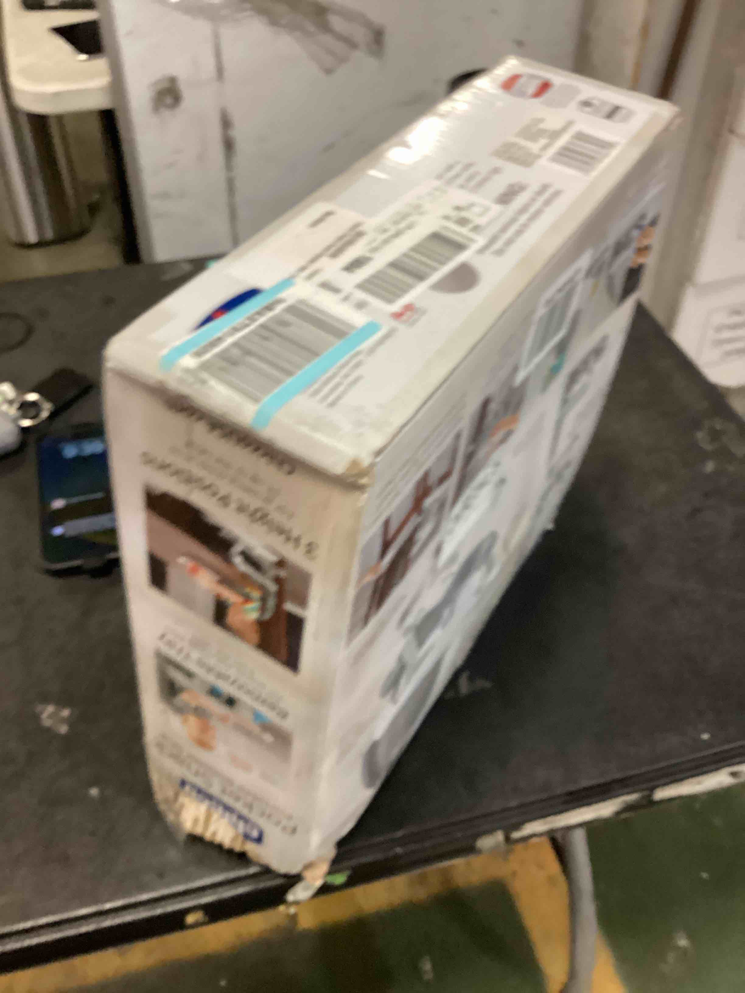 https://s3.amazonaws.com/lotting-images-prod/bidfta/RED5273637_1695217171380.jpeg