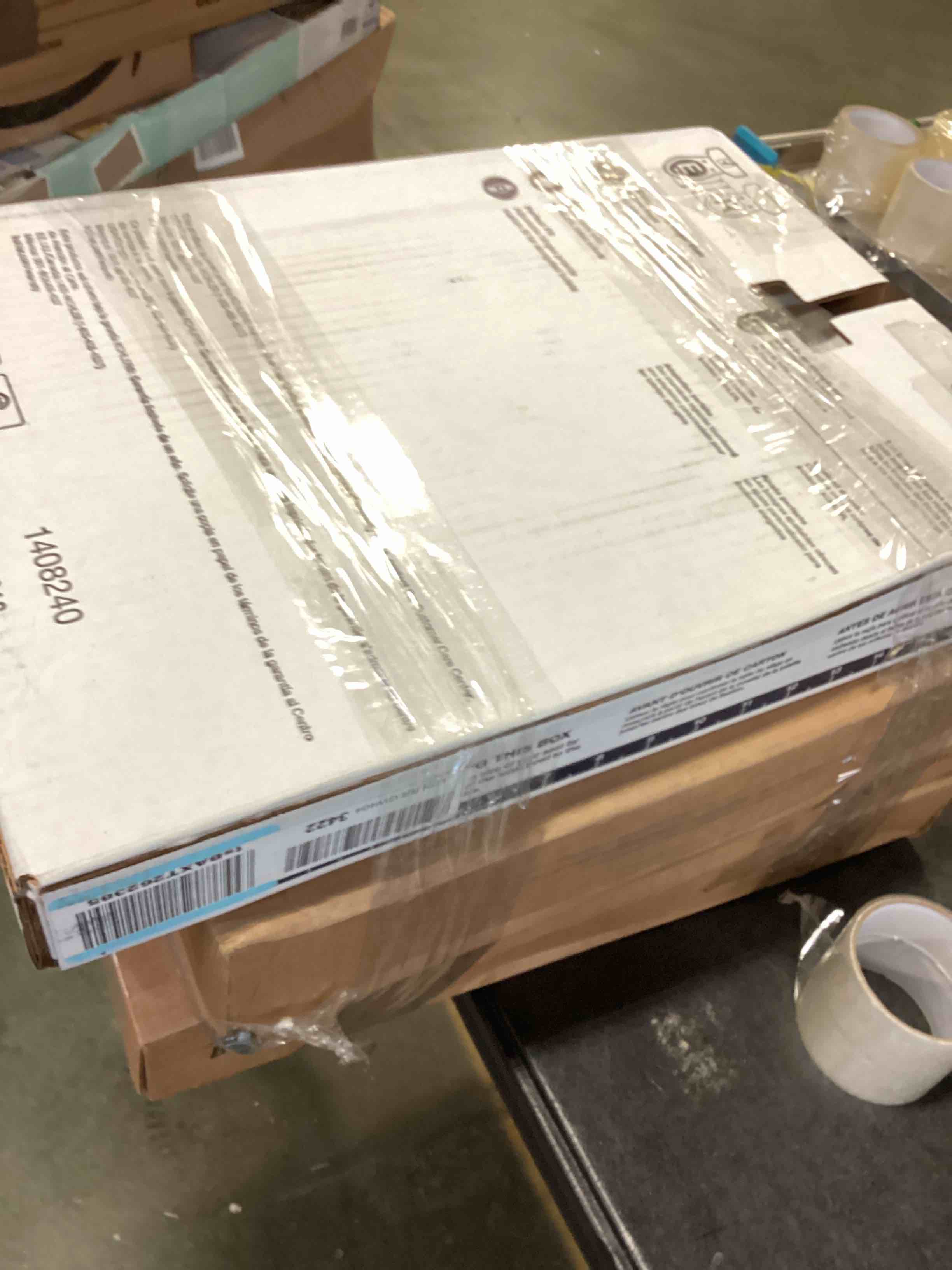 https://s3.amazonaws.com/lotting-images-prod/bidfta/RED5273649_1695217869103.jpeg