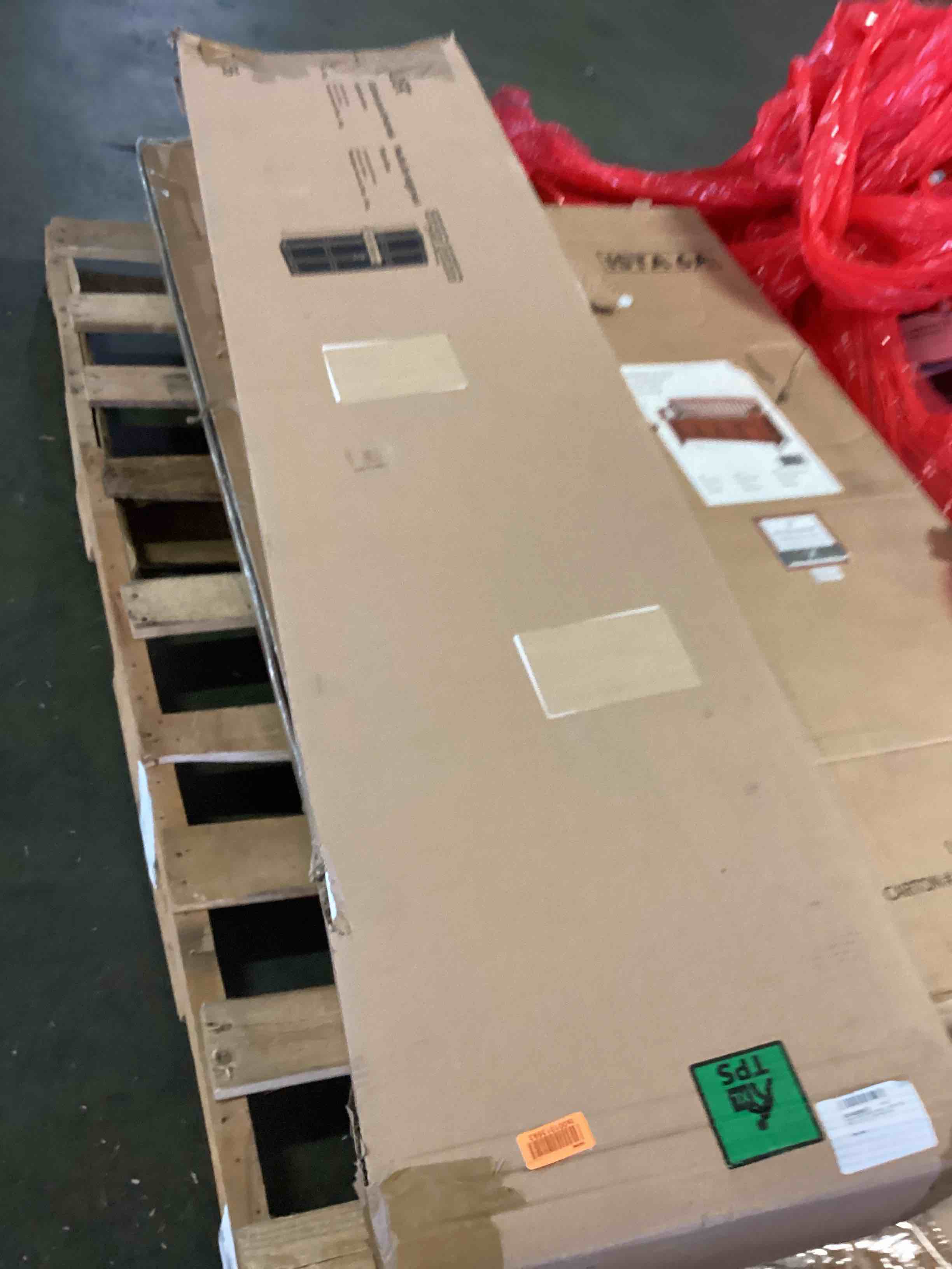 https://s3.amazonaws.com/lotting-images-prod/bidfta/RED5273893_1695301986647.jpeg