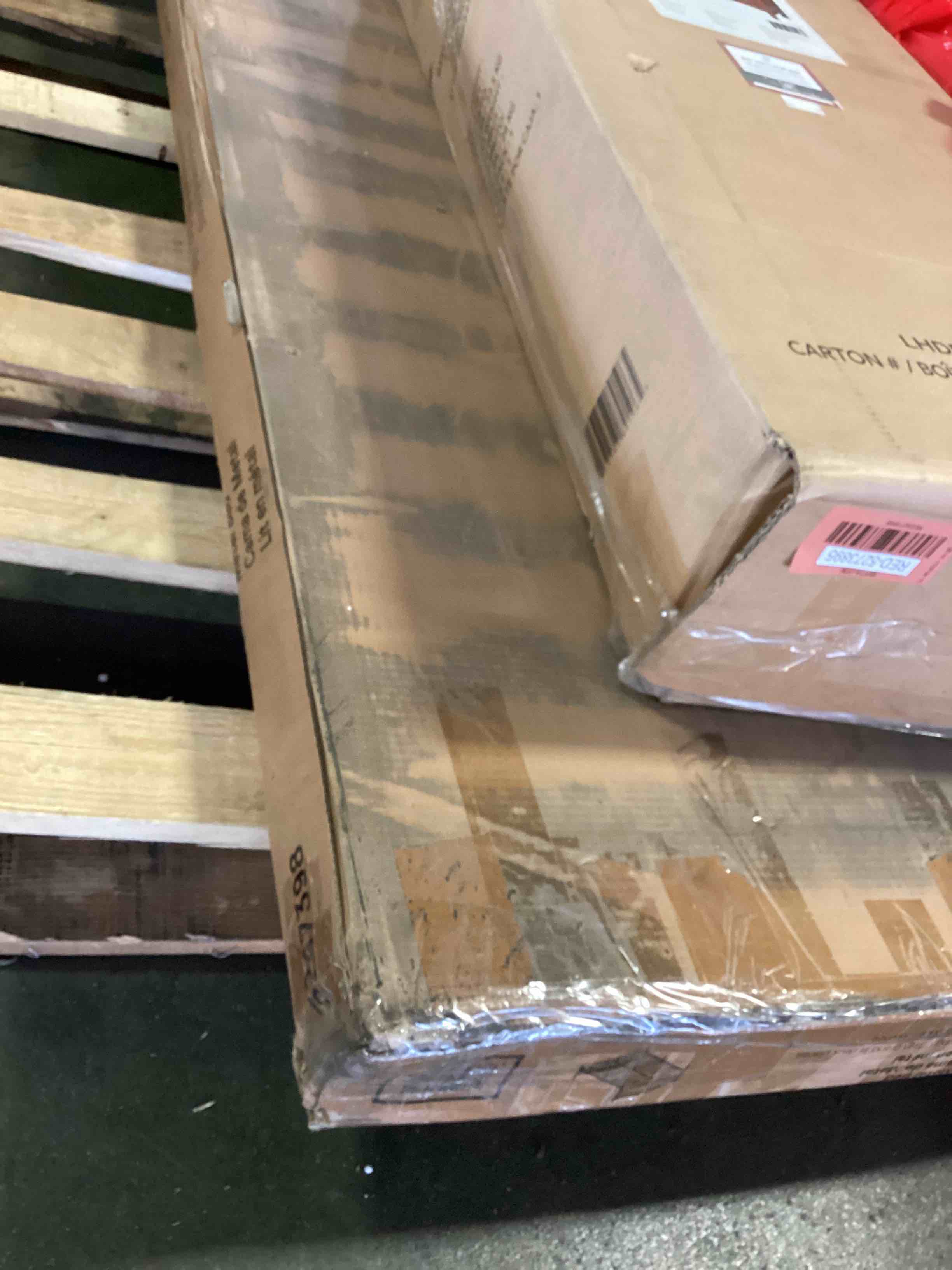 https://s3.amazonaws.com/lotting-images-prod/bidfta/RED5273896_1695302309471.jpeg