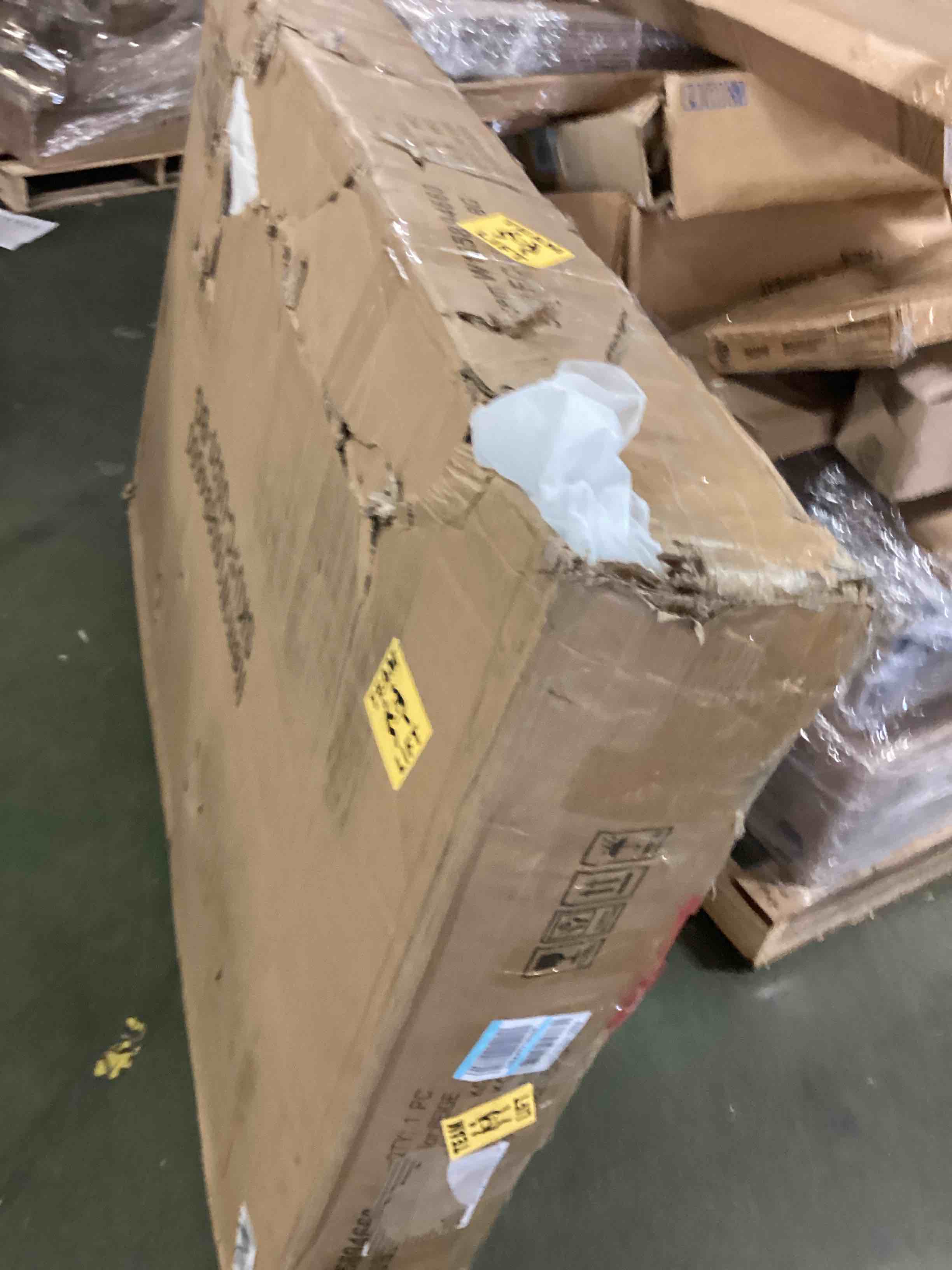 https://s3.amazonaws.com/lotting-images-prod/bidfta/RED5274126_1695399962370.jpeg